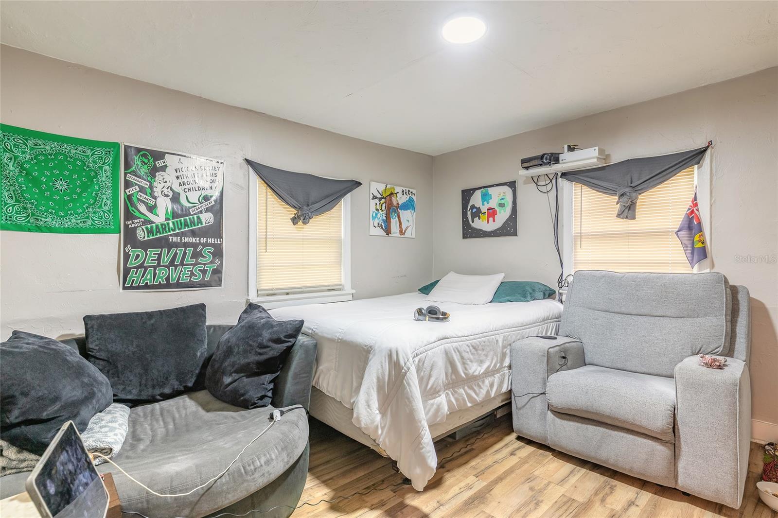 Image 29 of 41 For 449 3rd Street