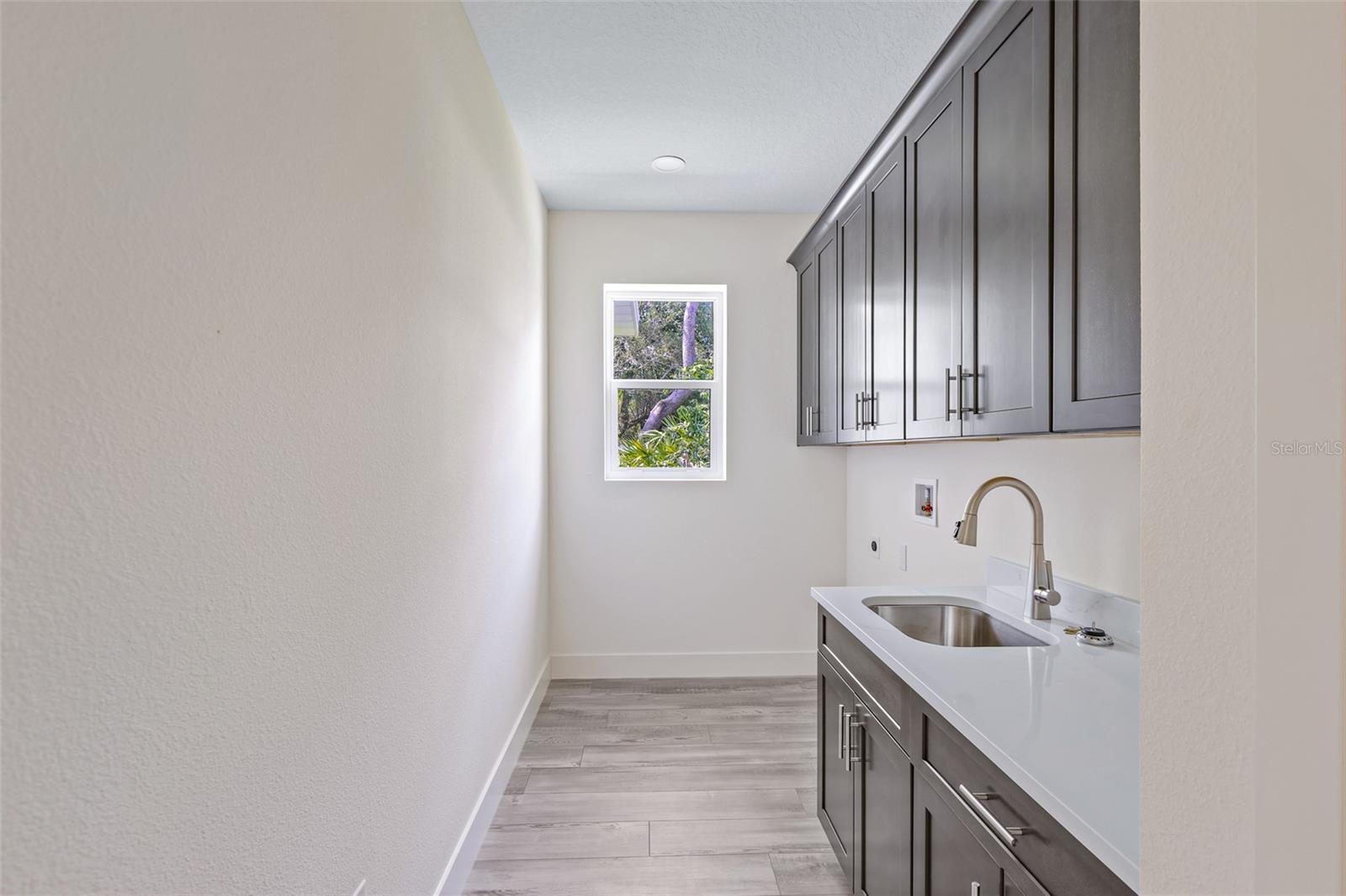 Image 15 of 45 For 2894 Hardy Avenue