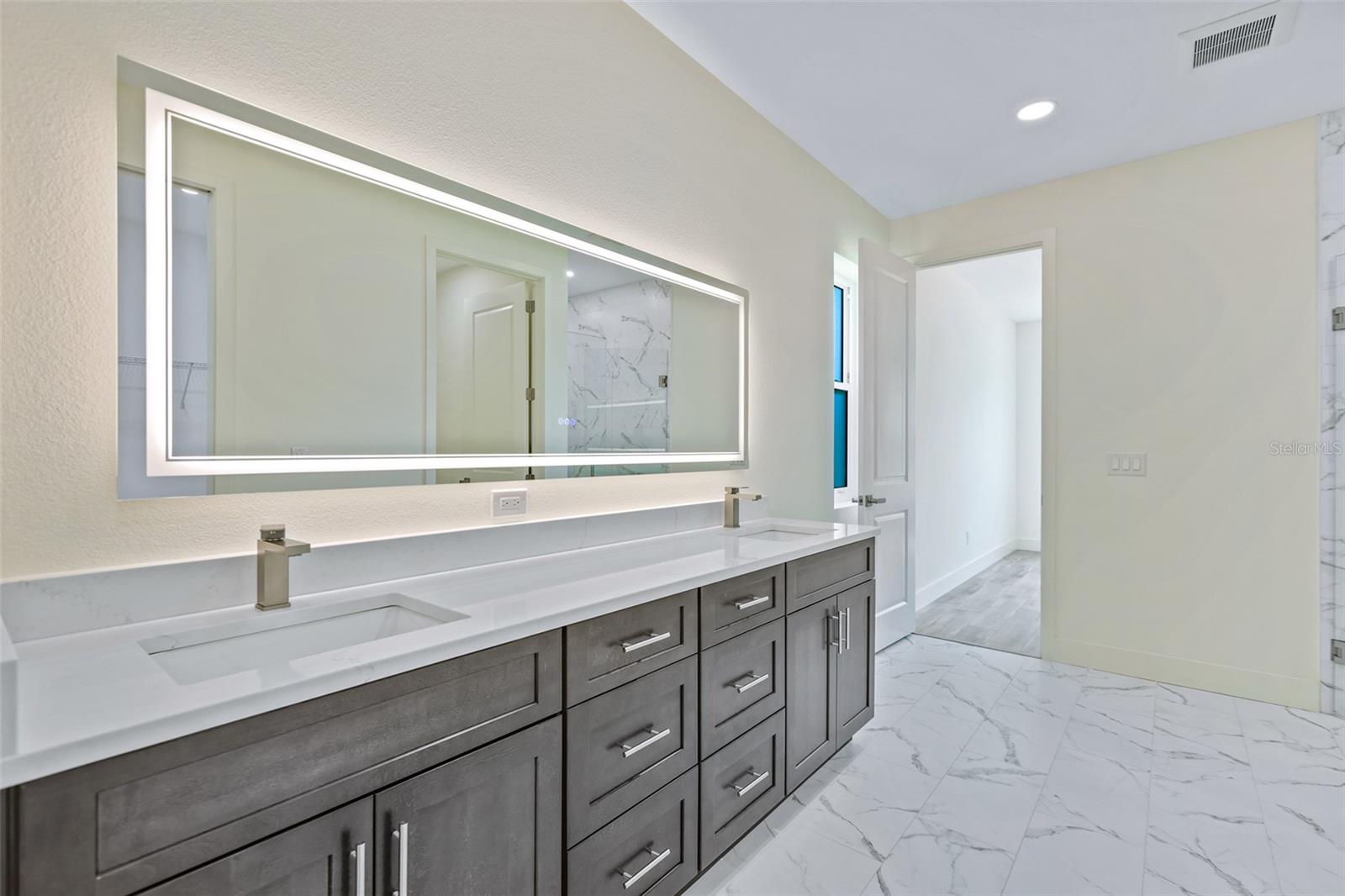 Image 20 of 45 For 2894 Hardy Avenue