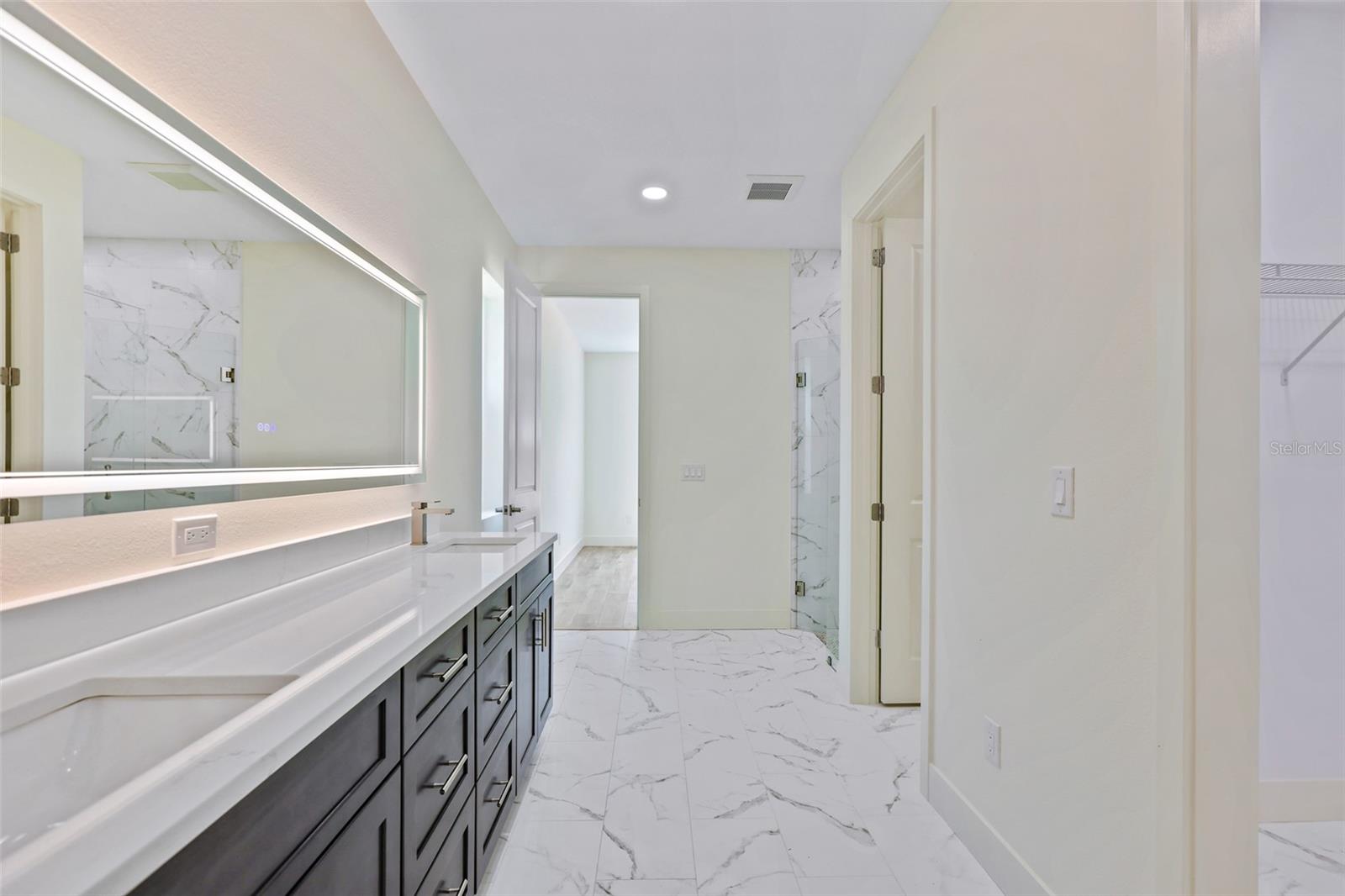 Image 21 of 45 For 2894 Hardy Avenue
