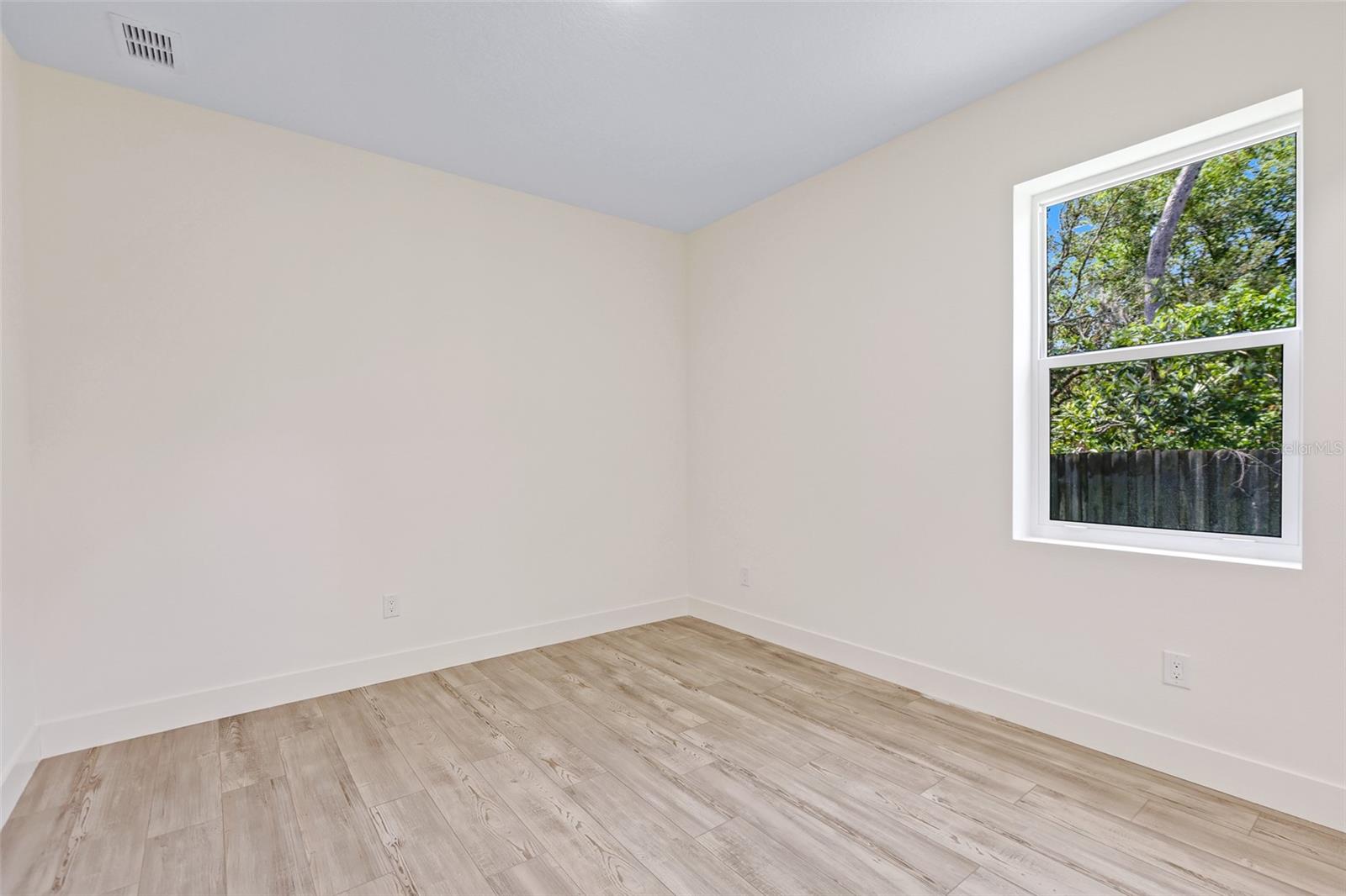 Image 31 of 45 For 2894 Hardy Avenue