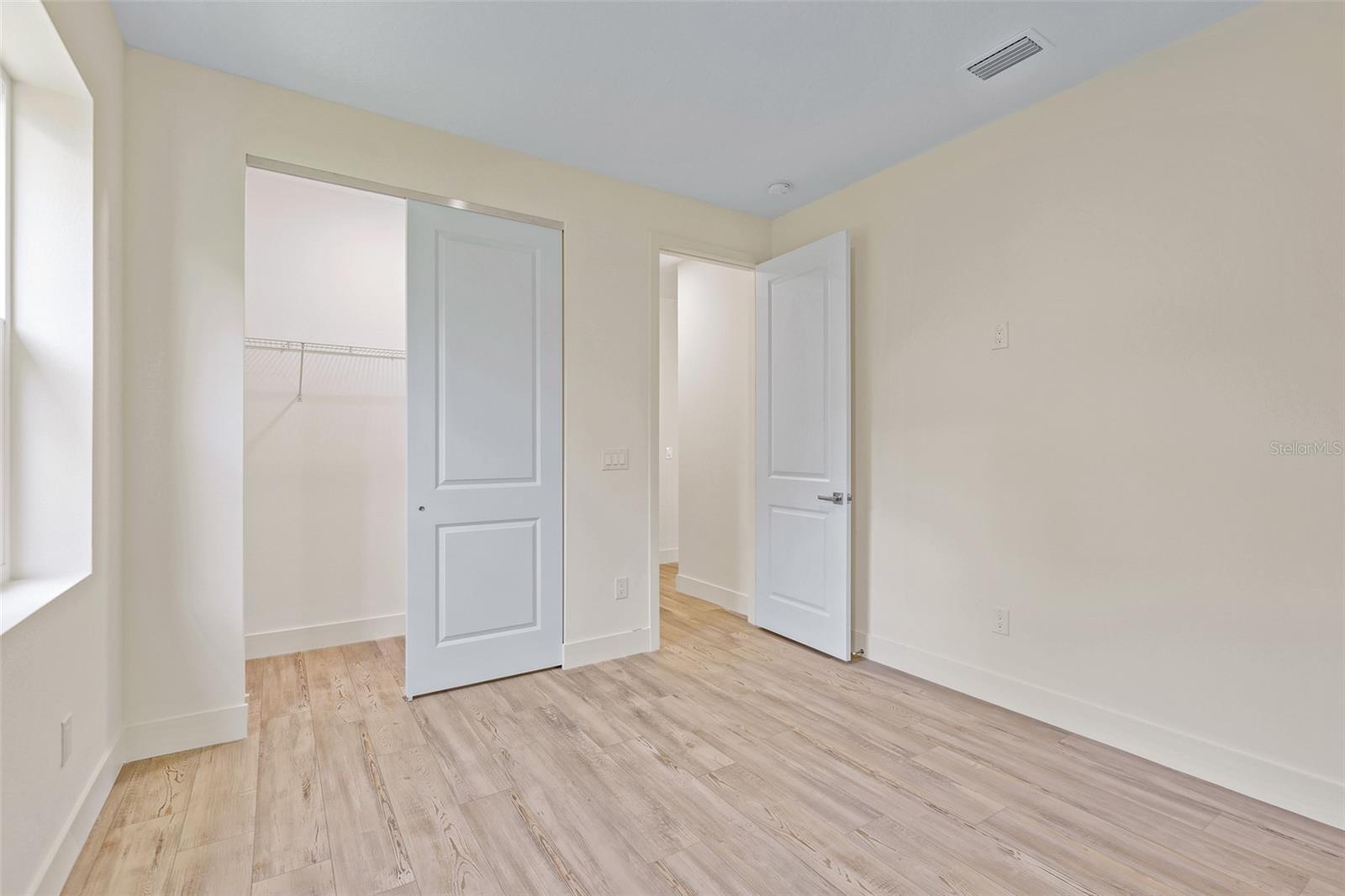 Image 32 of 45 For 2894 Hardy Avenue