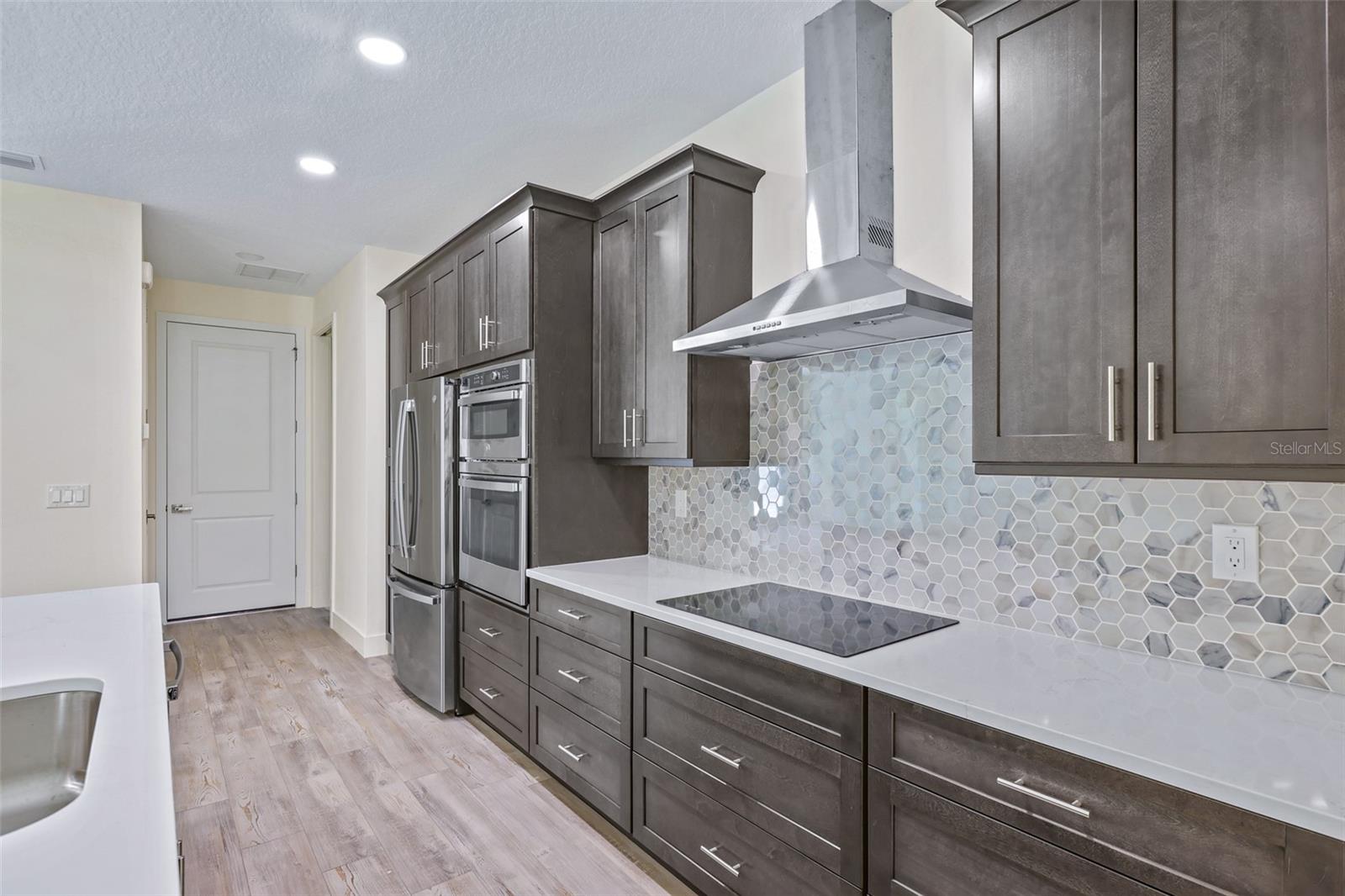Image 9 of 45 For 2894 Hardy Avenue