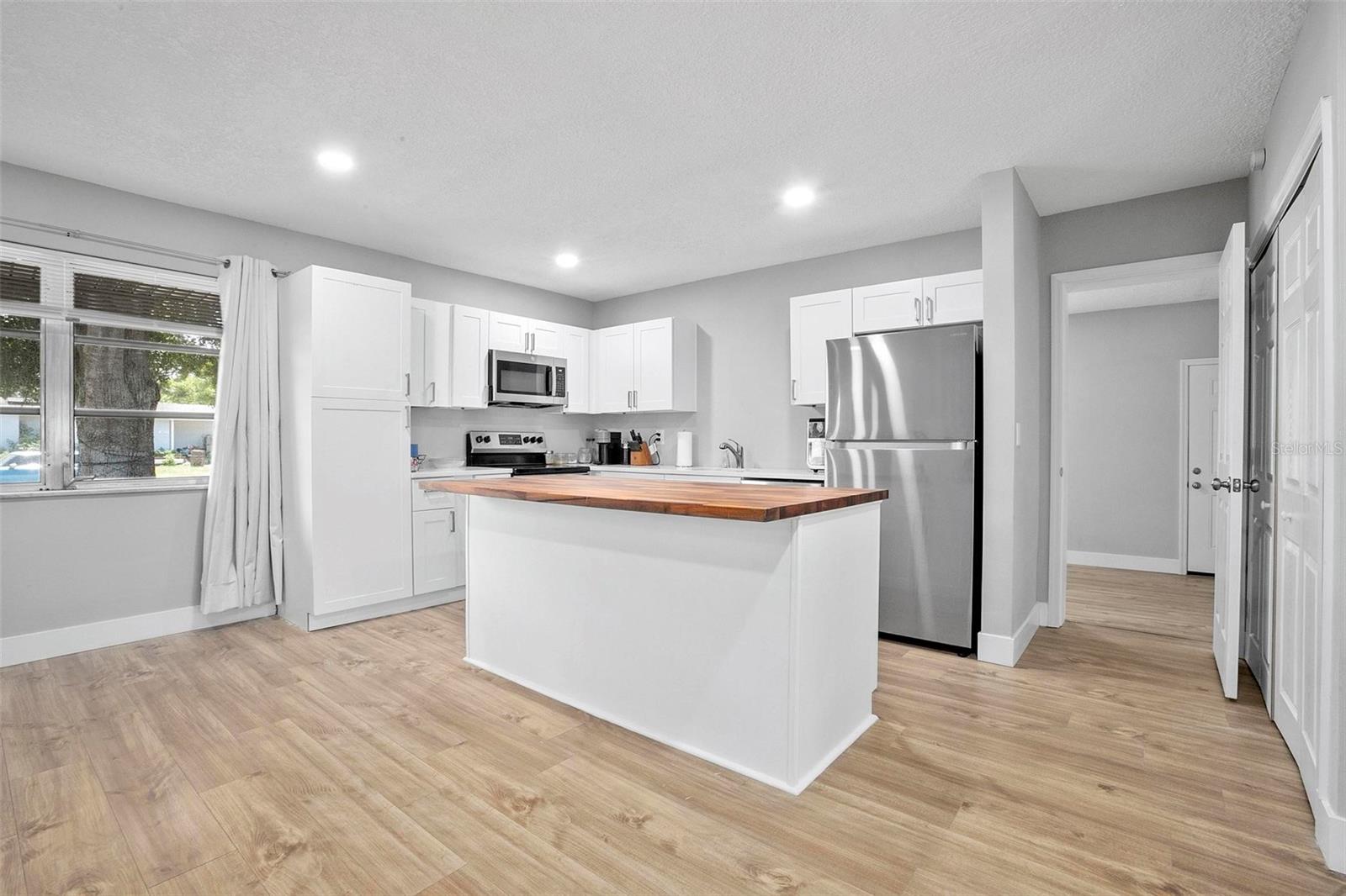 Image 3 of 18 For 2434 Barbarossa Avenue