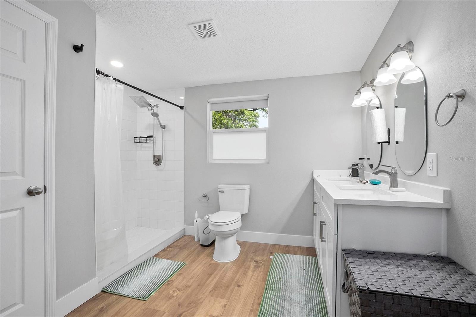 Image 9 of 18 For 2434 Barbarossa Avenue
