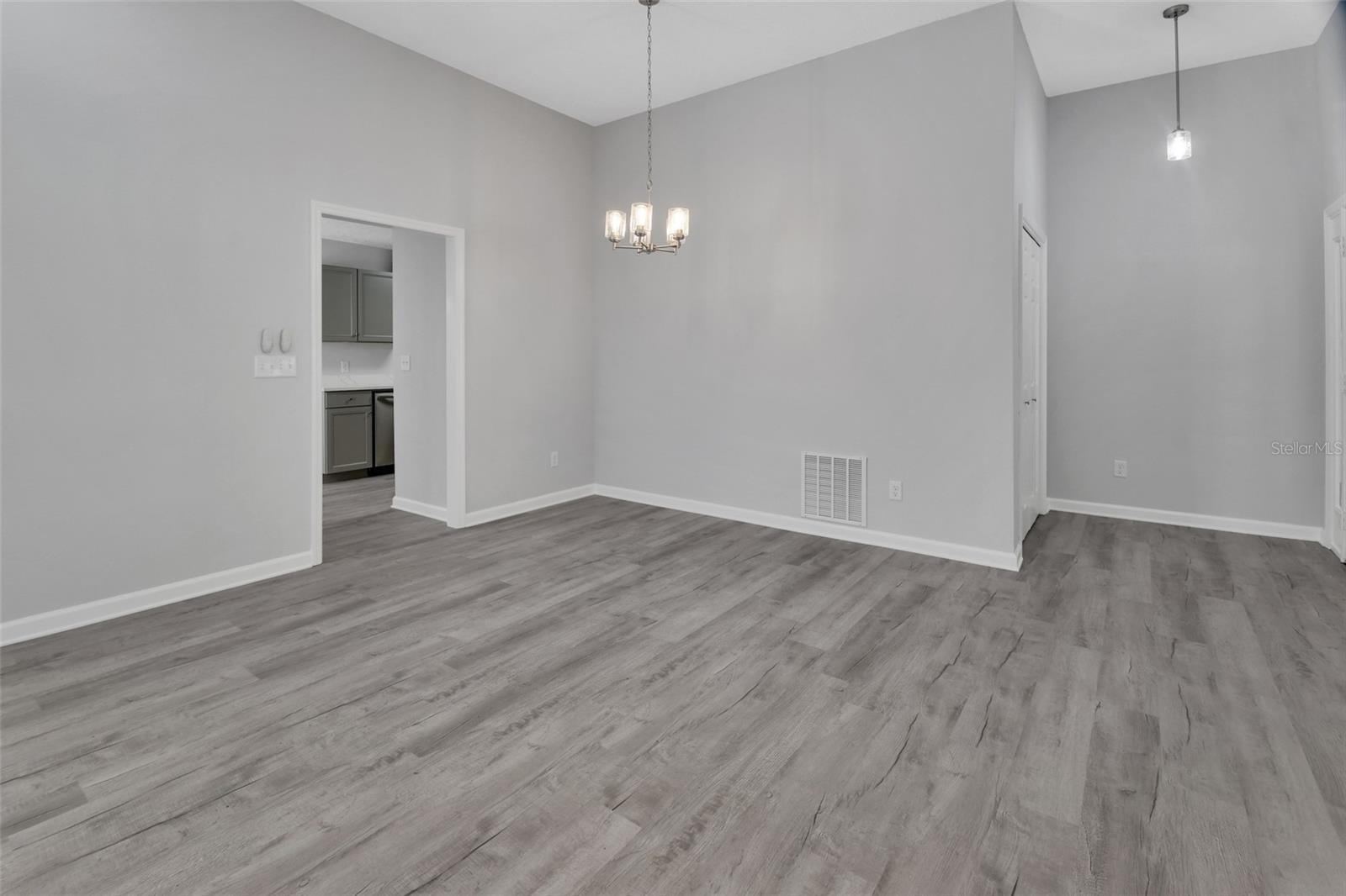 Image 11 of 30 For 2410 Glen Eagles Drive