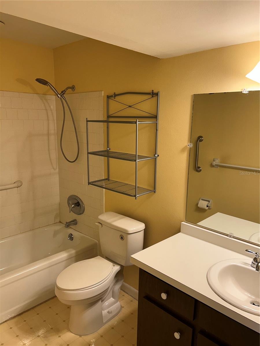 Image 10 of 15 For 233 Elmwood Avenue 290