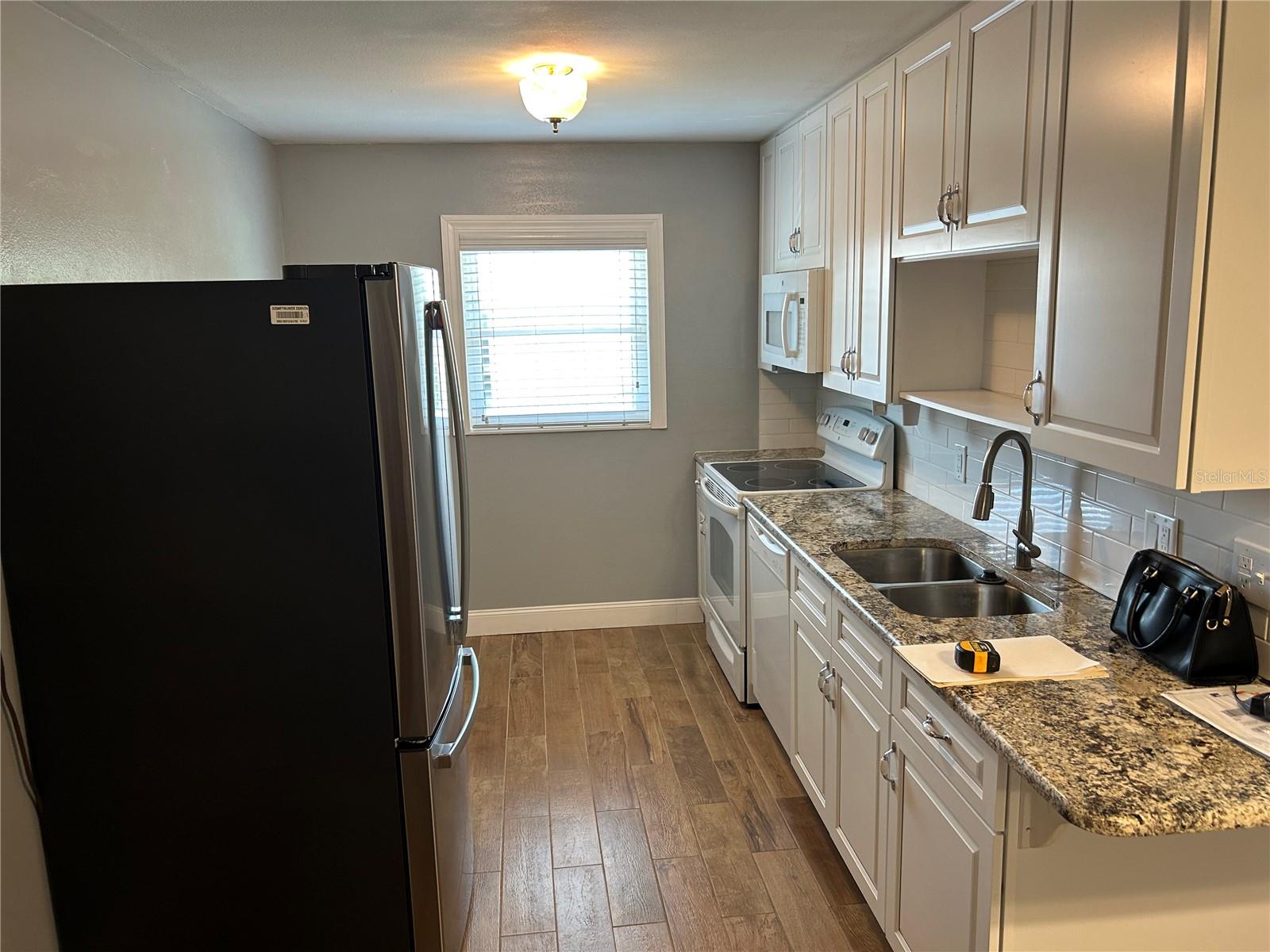 Image 4 of 15 For 233 Elmwood Avenue 290