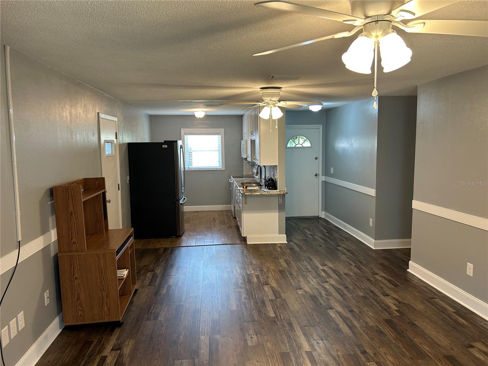 Image 5 of 15 For 233 Elmwood Avenue 290