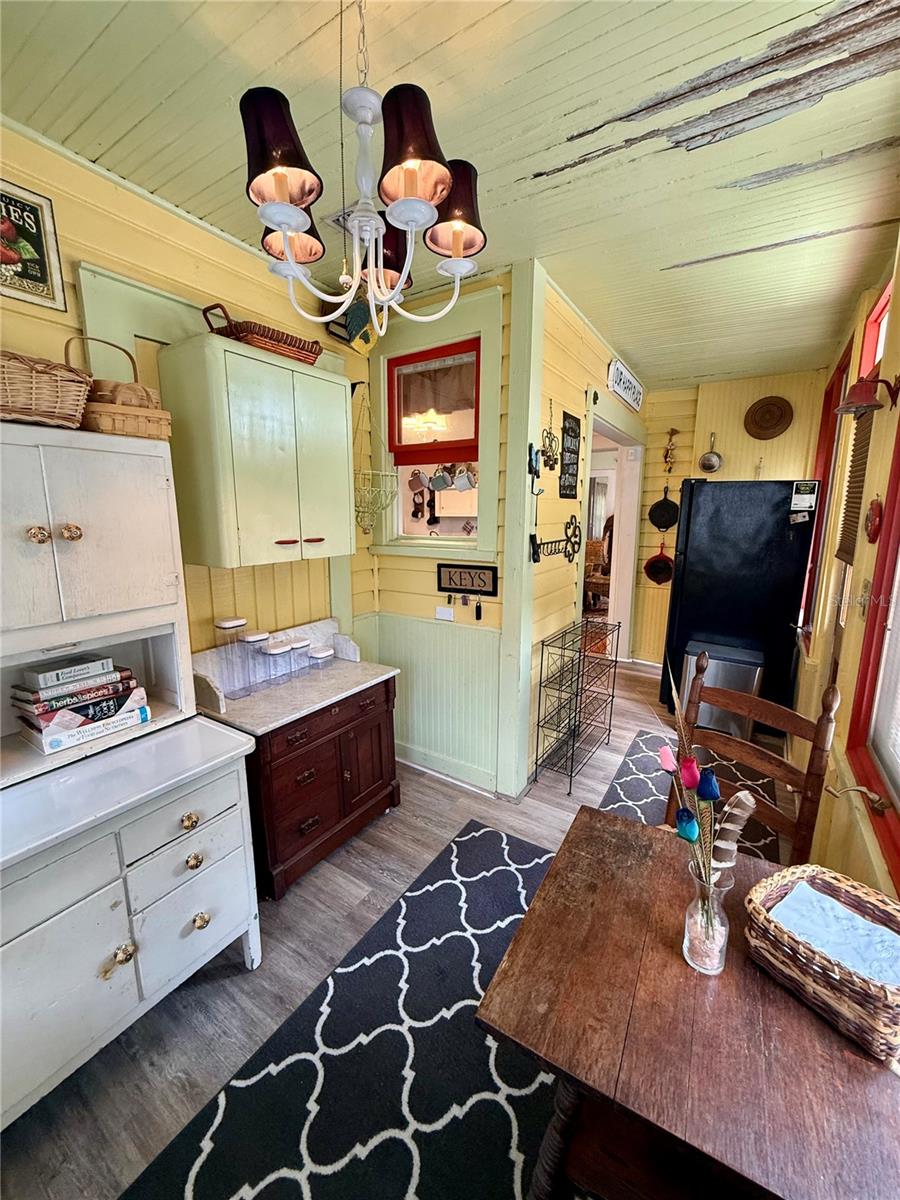 Image 4 of 56 For 100 Stetson Avenue