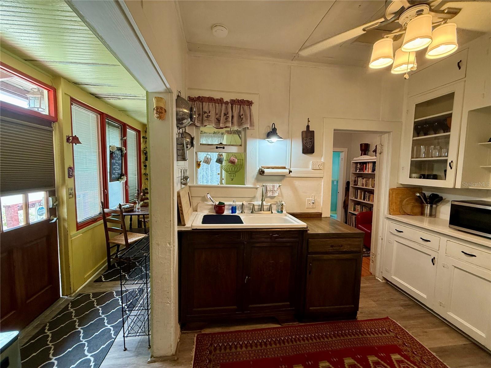 Image 7 of 56 For 100 Stetson Avenue