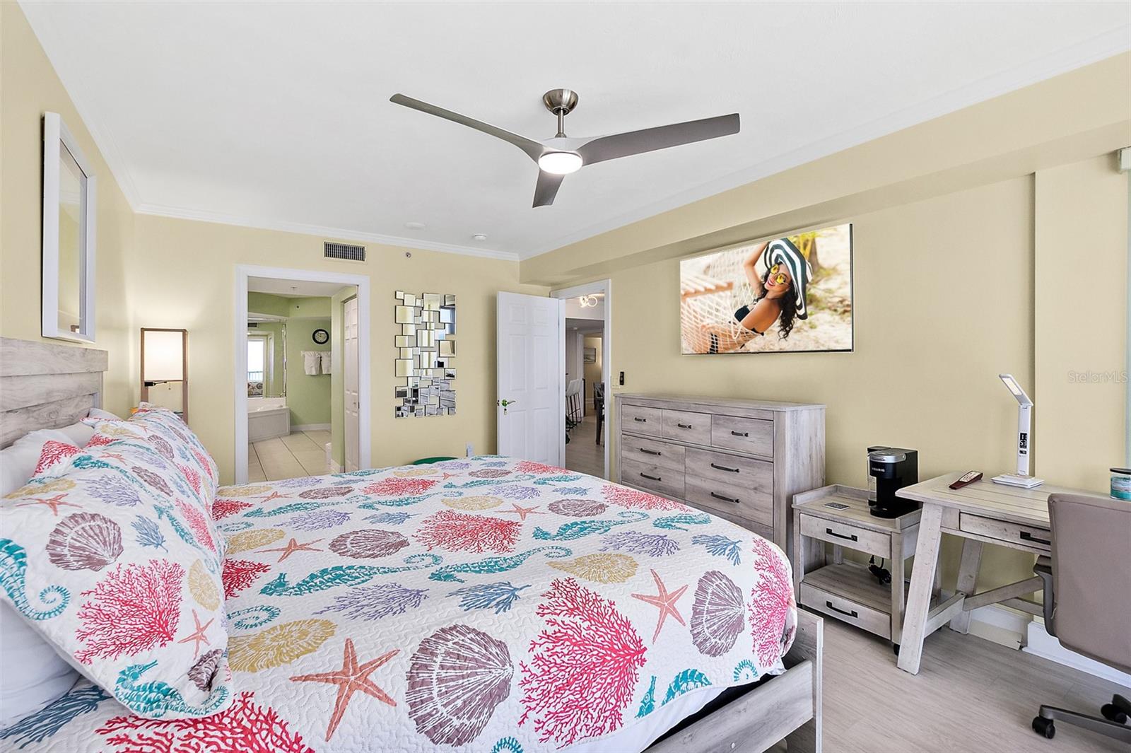 Image 15 of 63 For 3315 Atlantic Avenue 1406