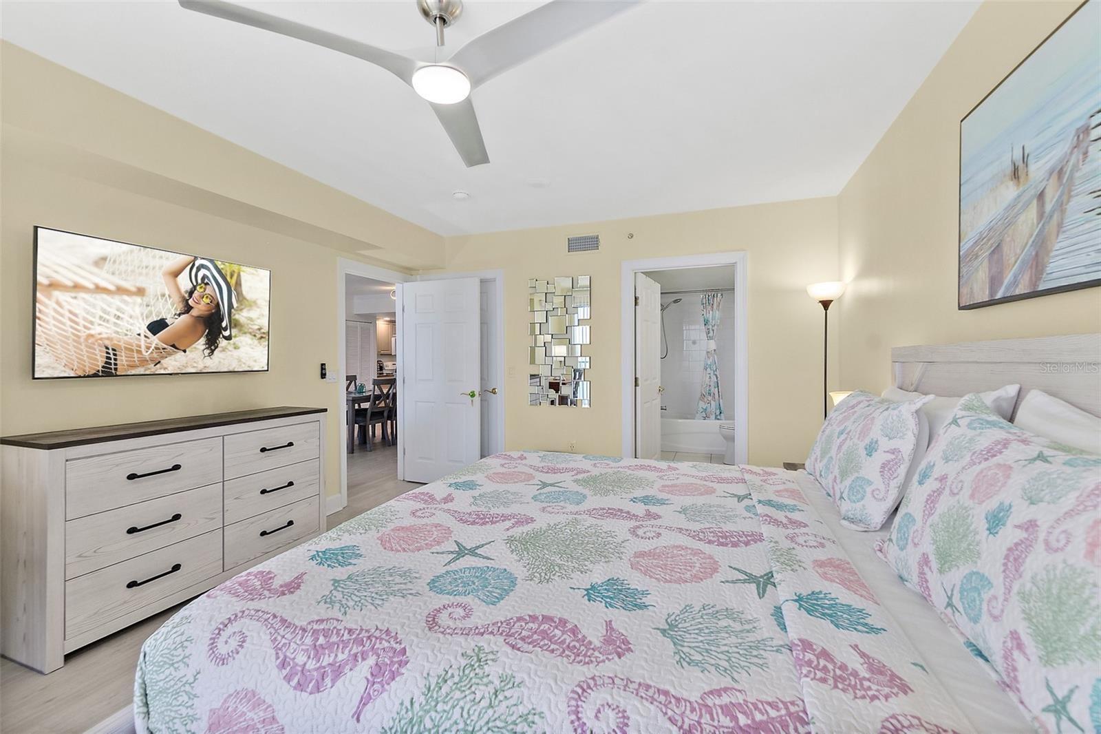 Image 18 of 63 For 3315 Atlantic Avenue 1406