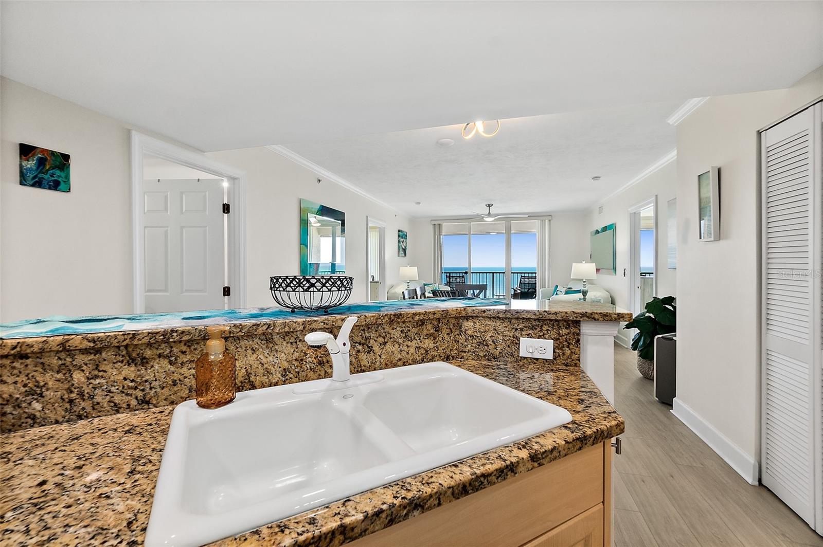 Image 27 of 63 For 3315 Atlantic Avenue 1406