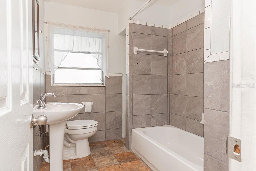Image 10 of 15 For 1526 Beresford Avenue