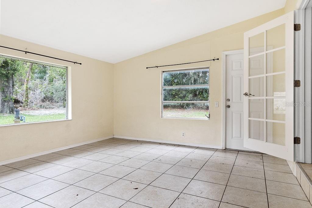 Image 13 of 15 For 1526 Beresford Avenue