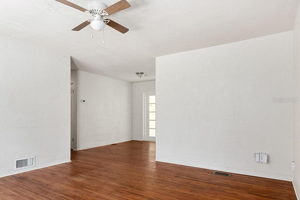 Image 3 of 15 For 1526 Beresford Avenue