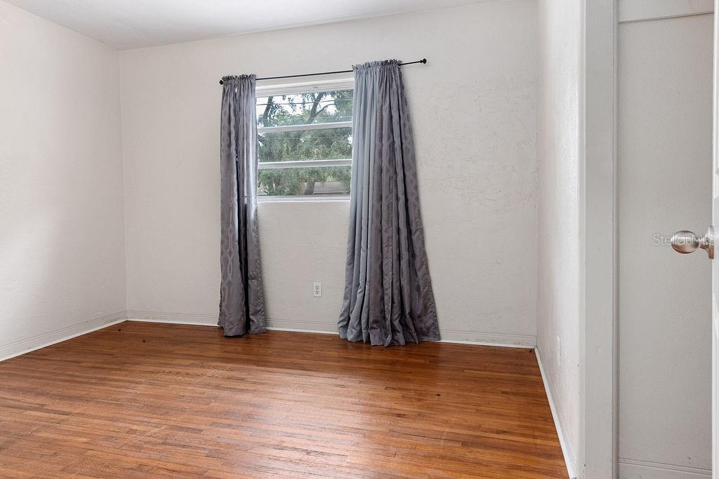 Image 9 of 15 For 1526 Beresford Avenue