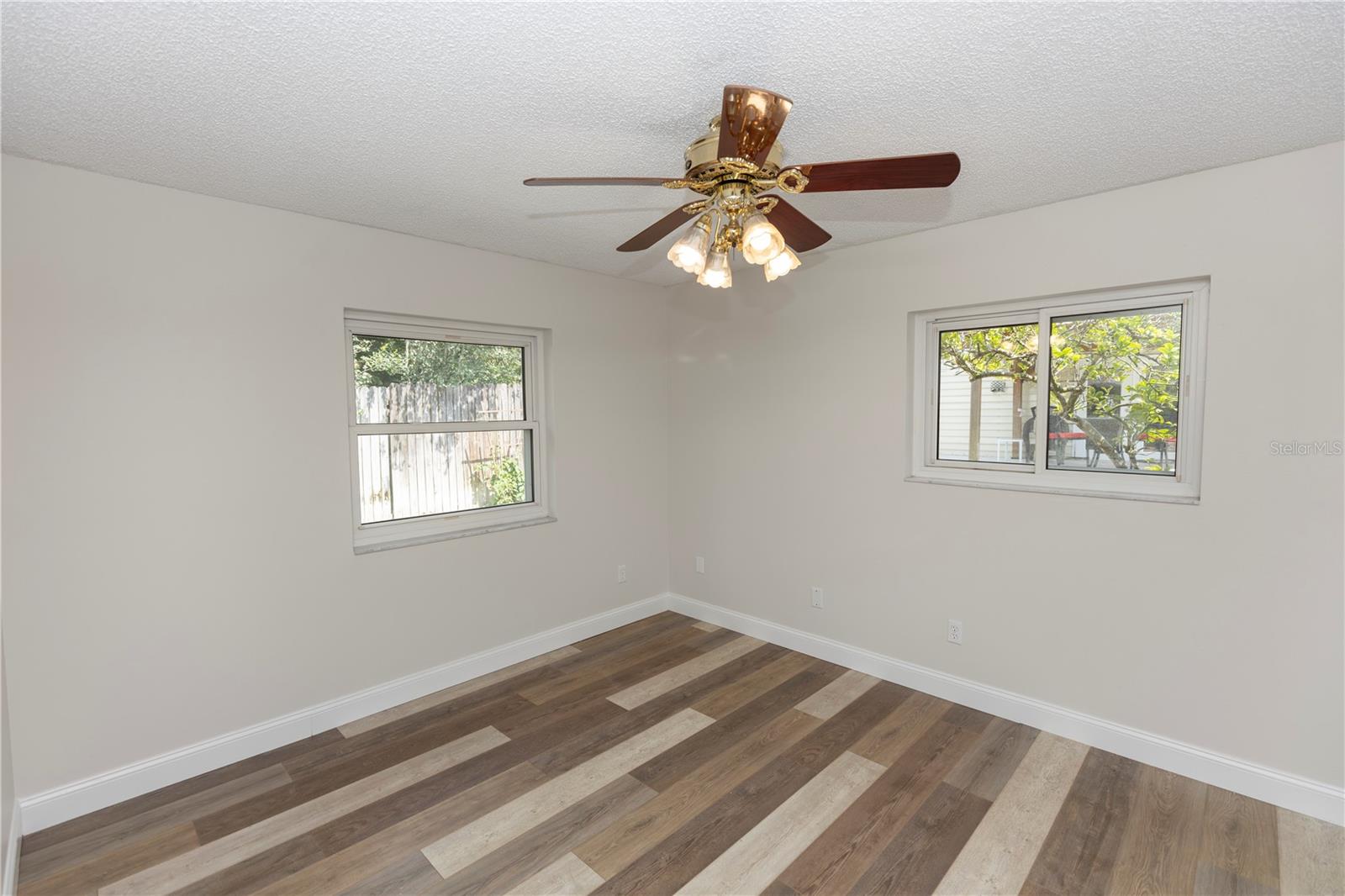 Image 18 of 42 For 136 Gardenia Drive