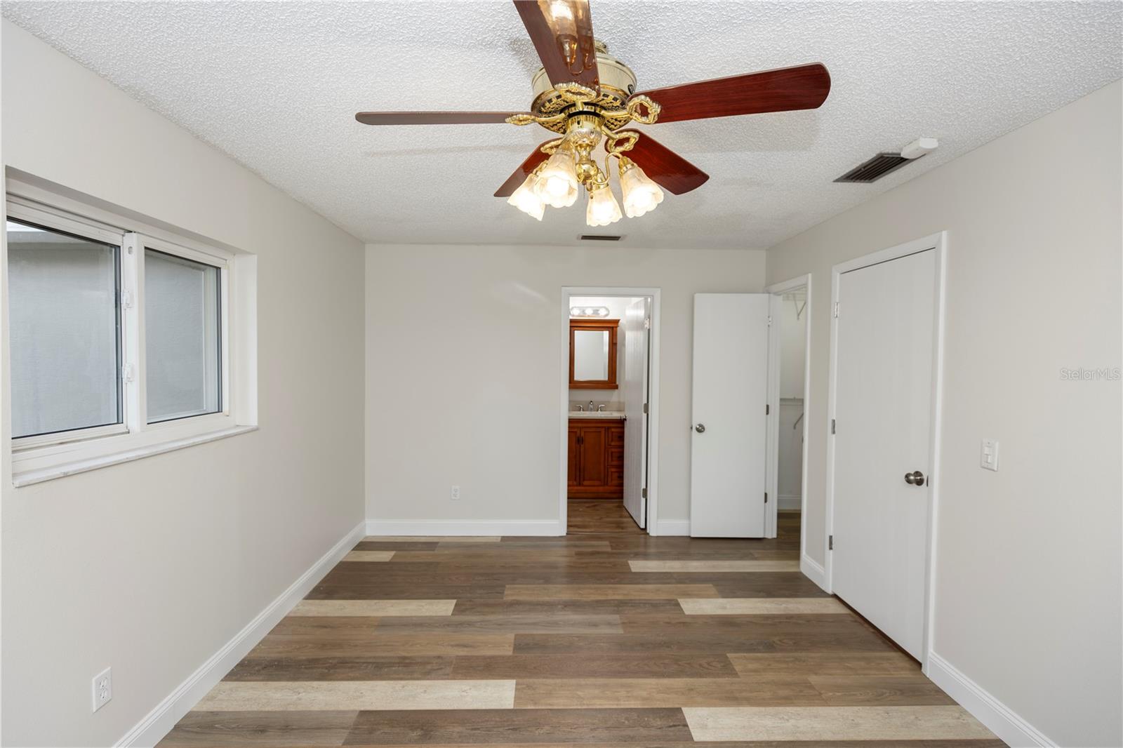 Image 19 of 42 For 136 Gardenia Drive