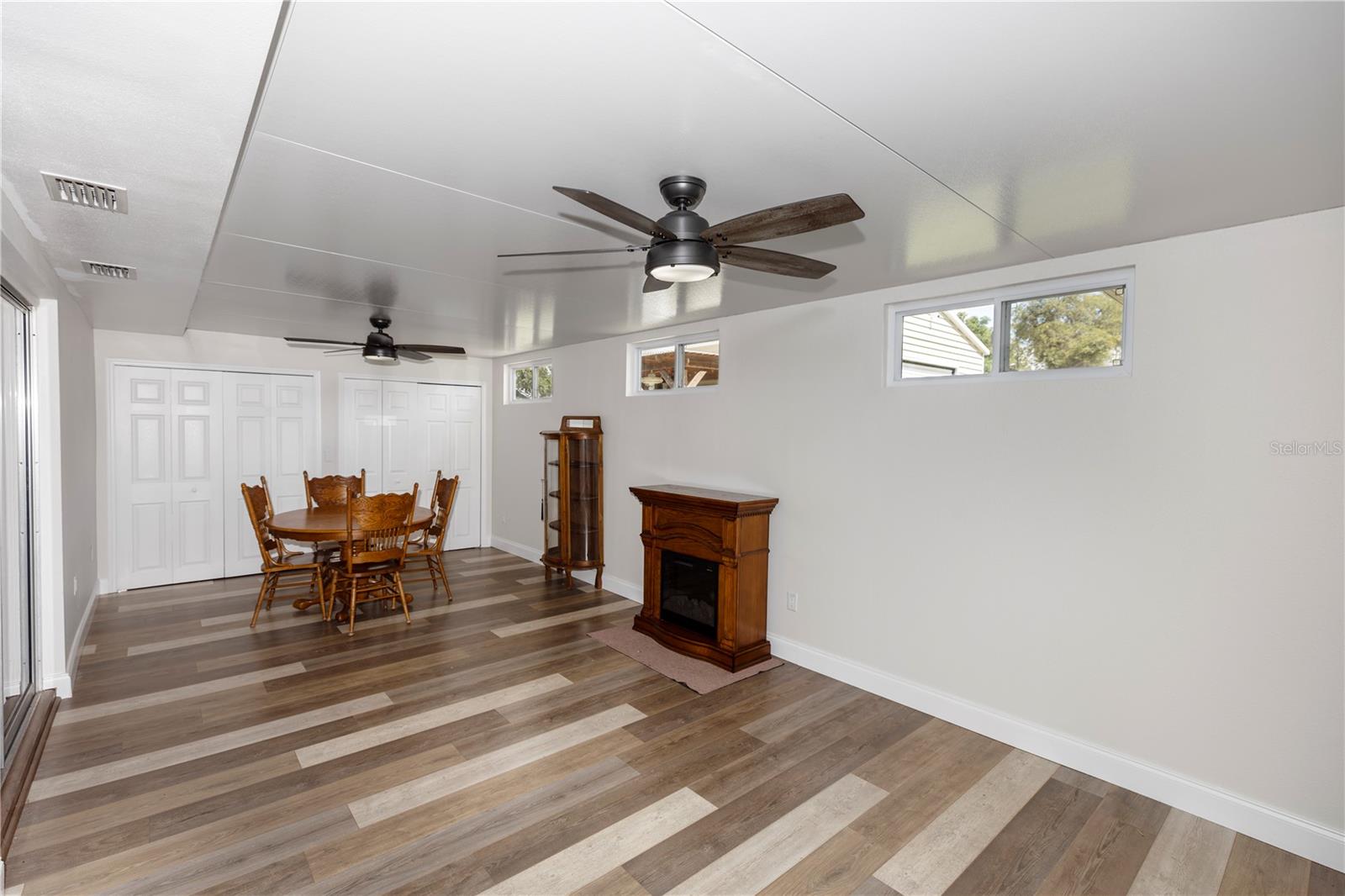 Image 23 of 42 For 136 Gardenia Drive