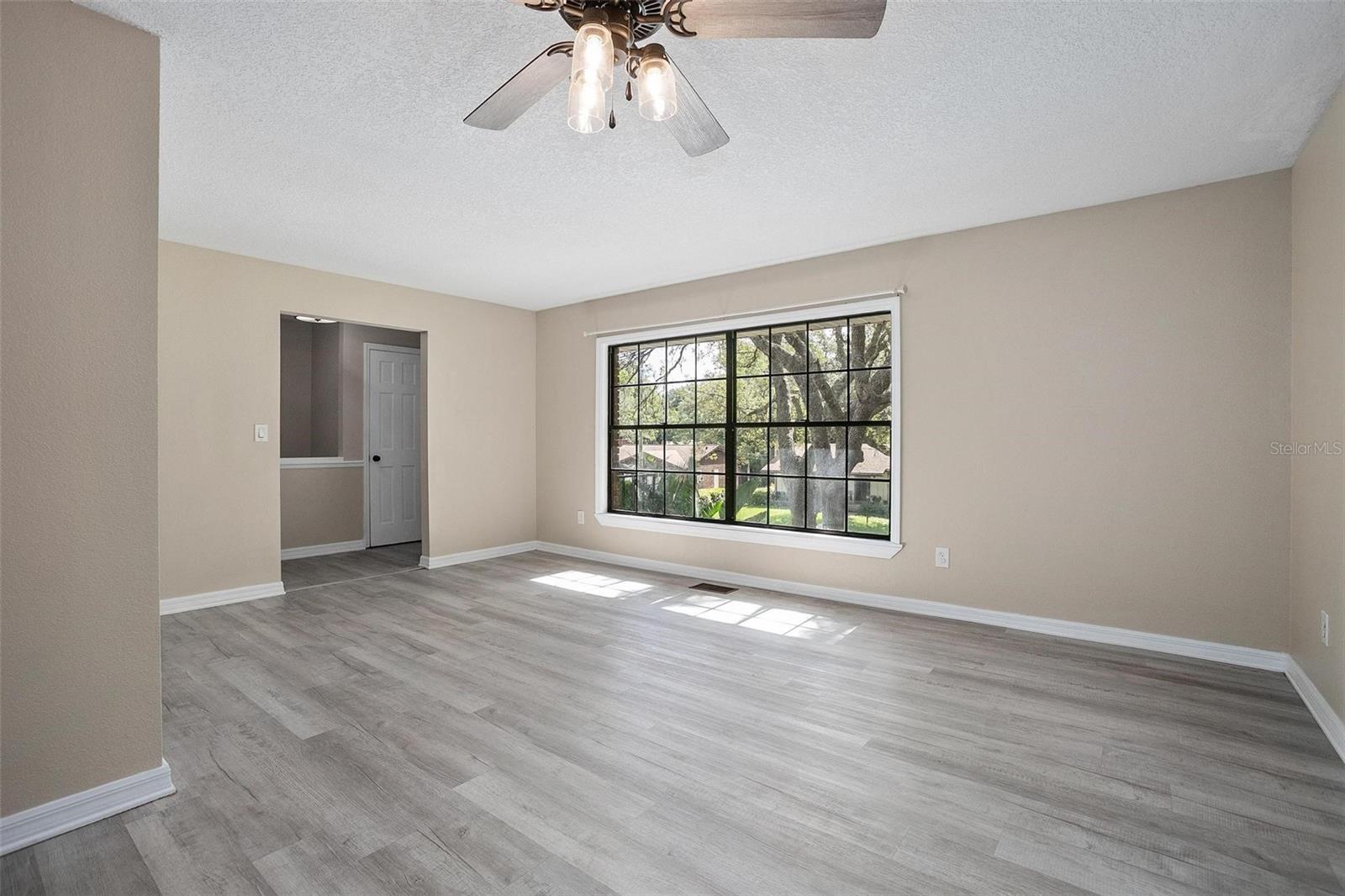 Image 11 of 30 For 2032 Yorkshire Drive