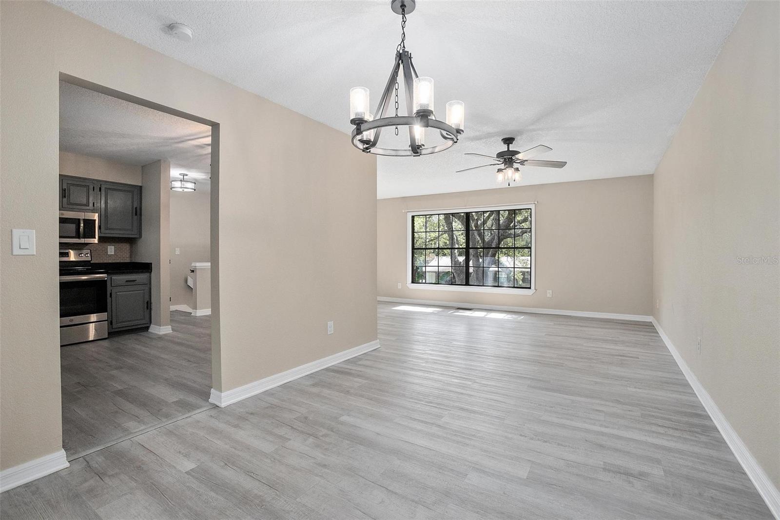 Image 13 of 30 For 2032 Yorkshire Drive