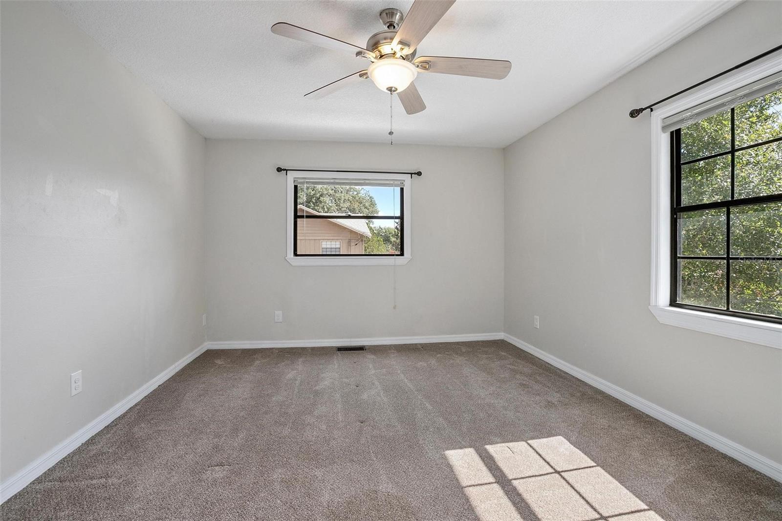 Image 21 of 30 For 2032 Yorkshire Drive