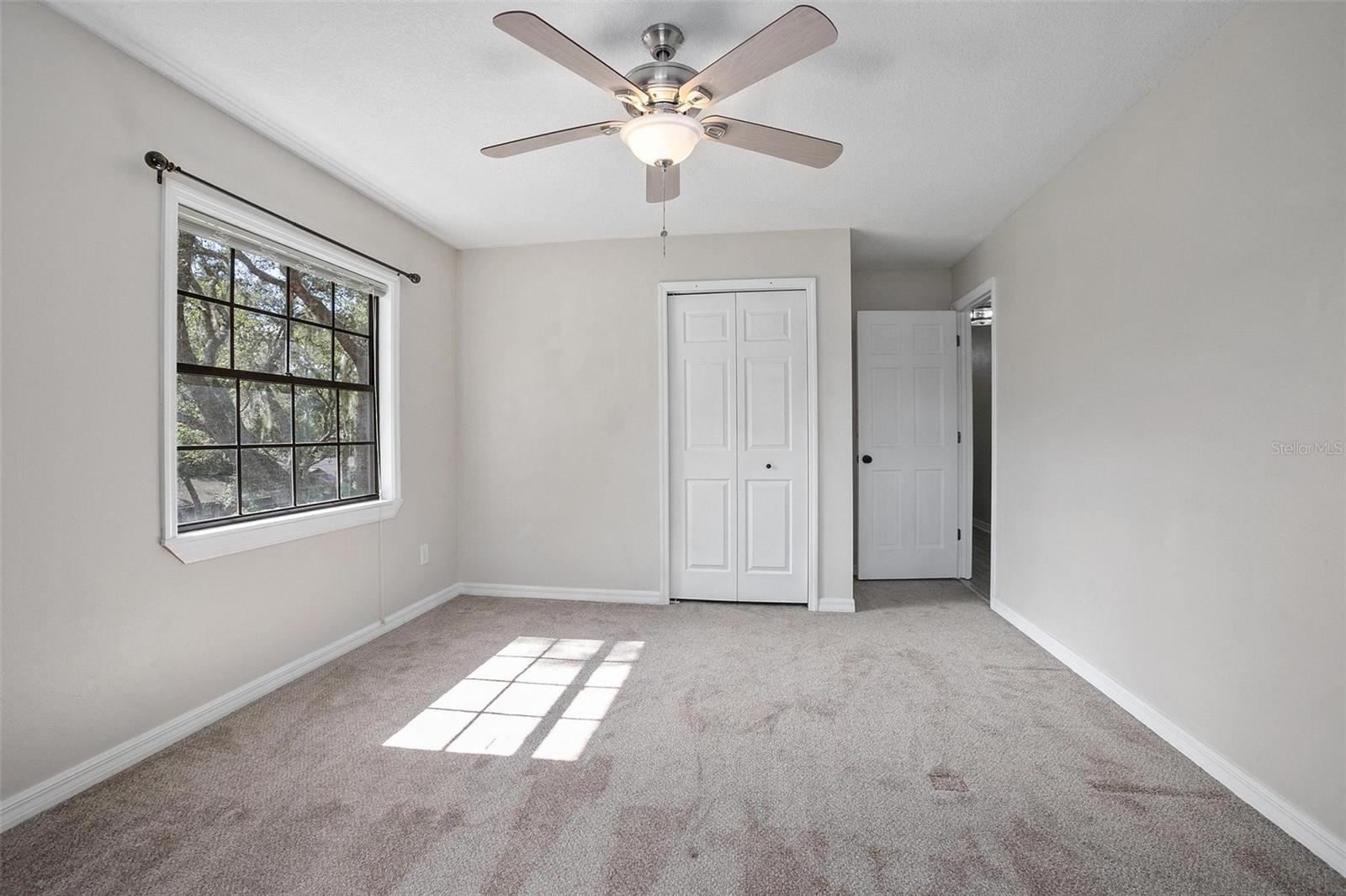 Image 22 of 30 For 2032 Yorkshire Drive