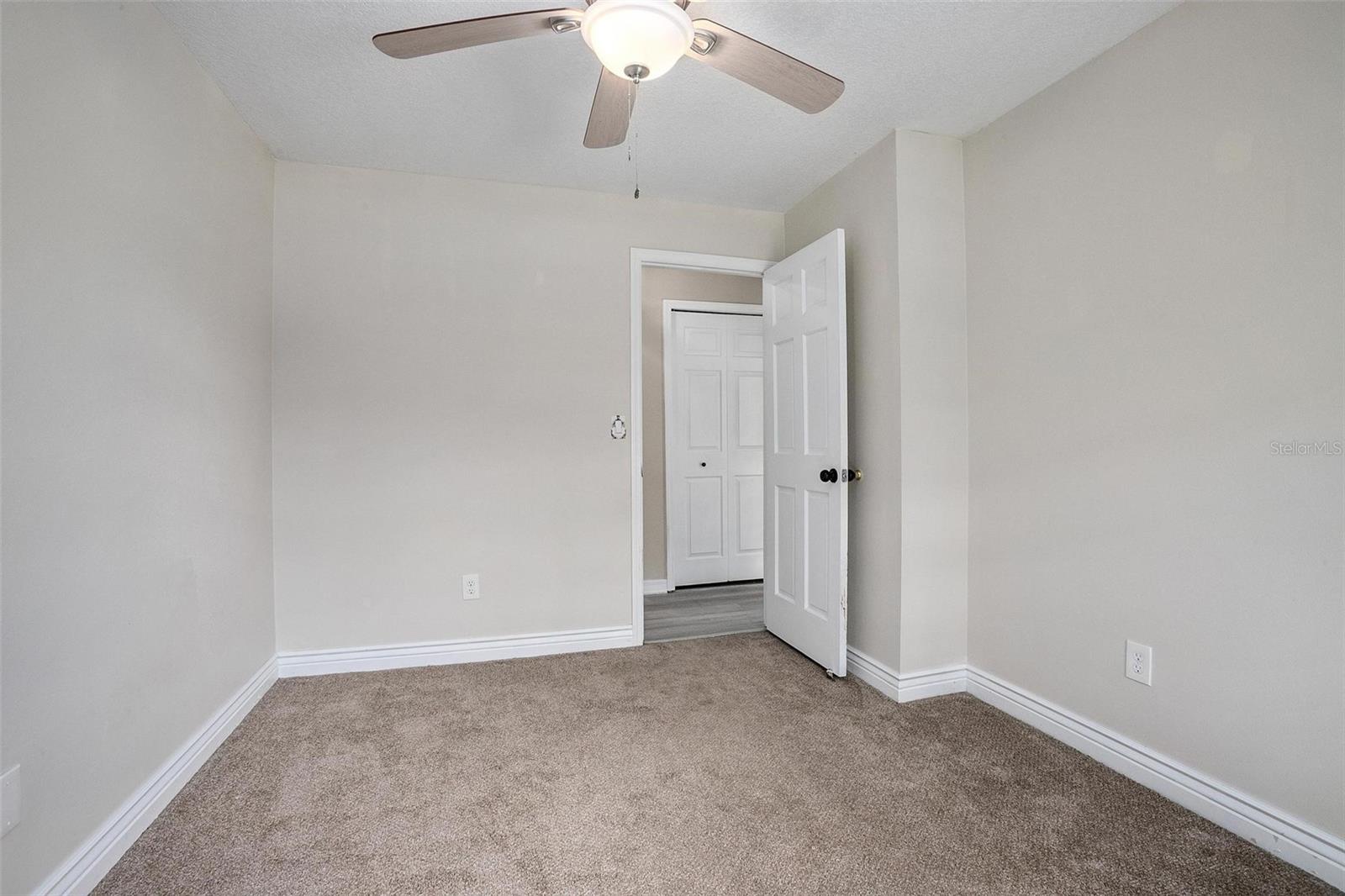 Image 24 of 30 For 2032 Yorkshire Drive