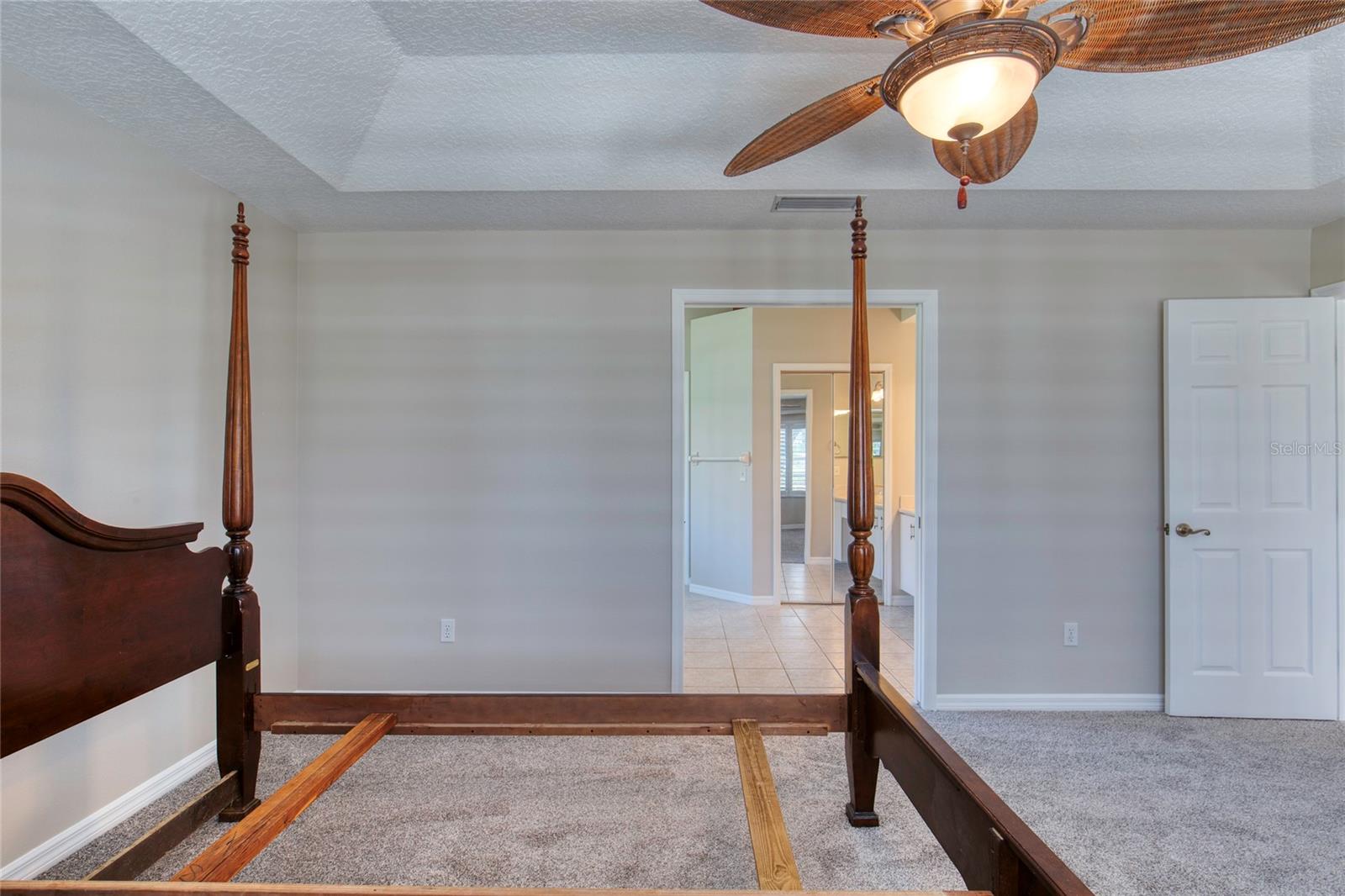 Image 37 of 97 For 438 Harbour Town Lane