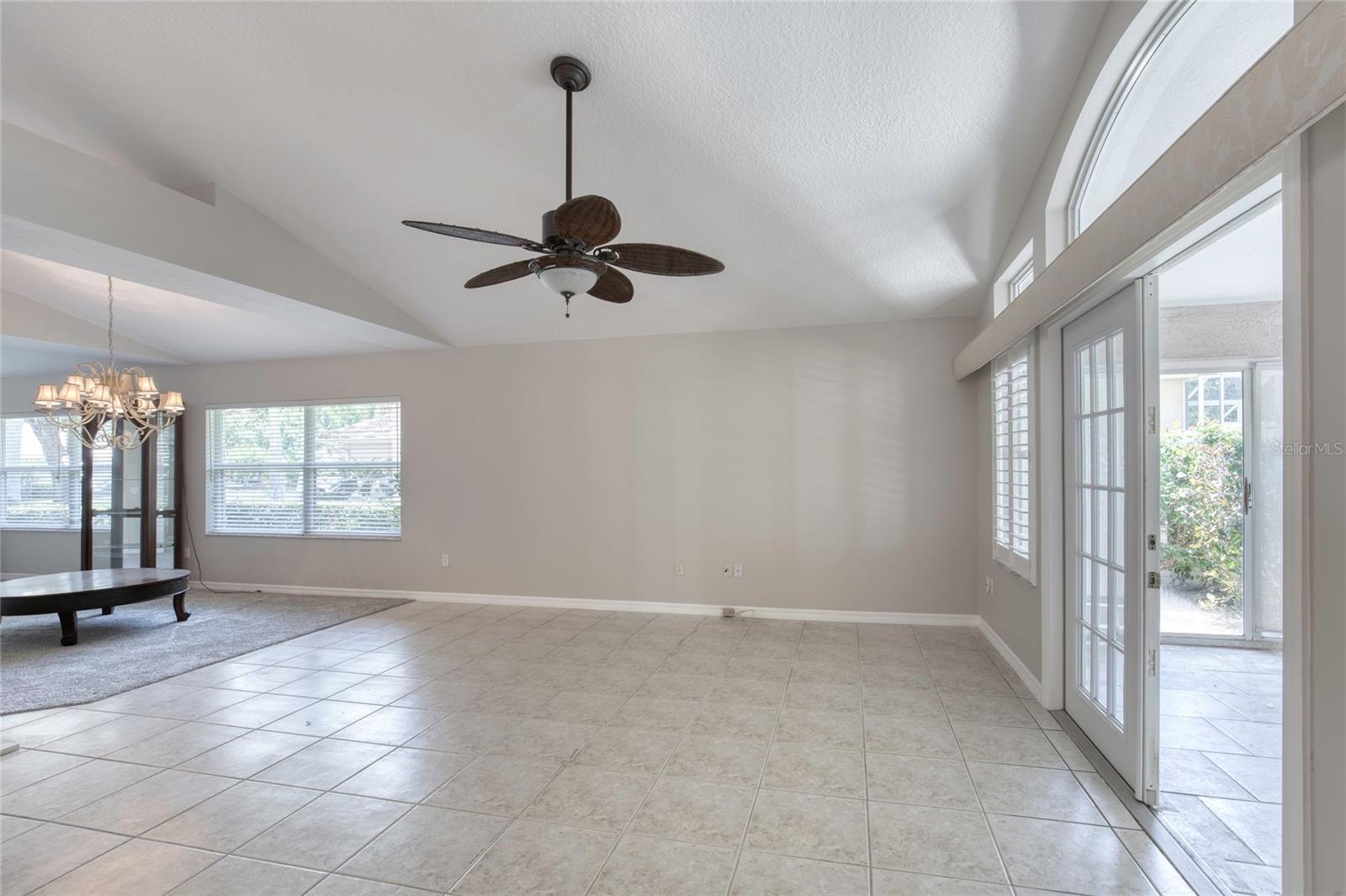 Image 38 of 97 For 438 Harbour Town Lane