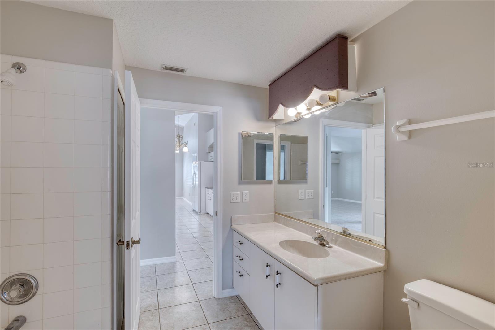 Image 43 of 97 For 438 Harbour Town Lane