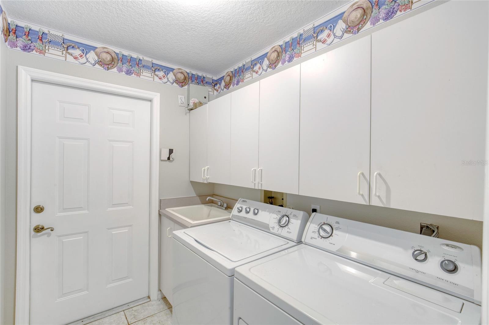 Image 49 of 97 For 438 Harbour Town Lane