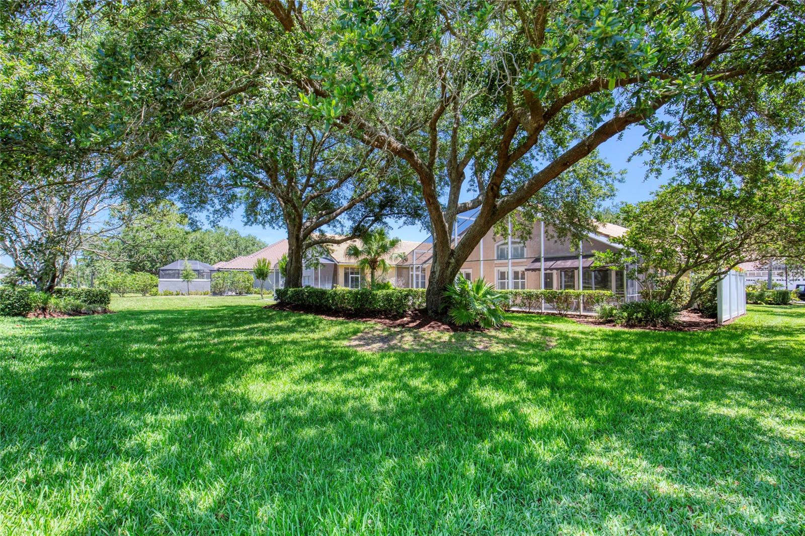 Image 60 of 97 For 438 Harbour Town Lane