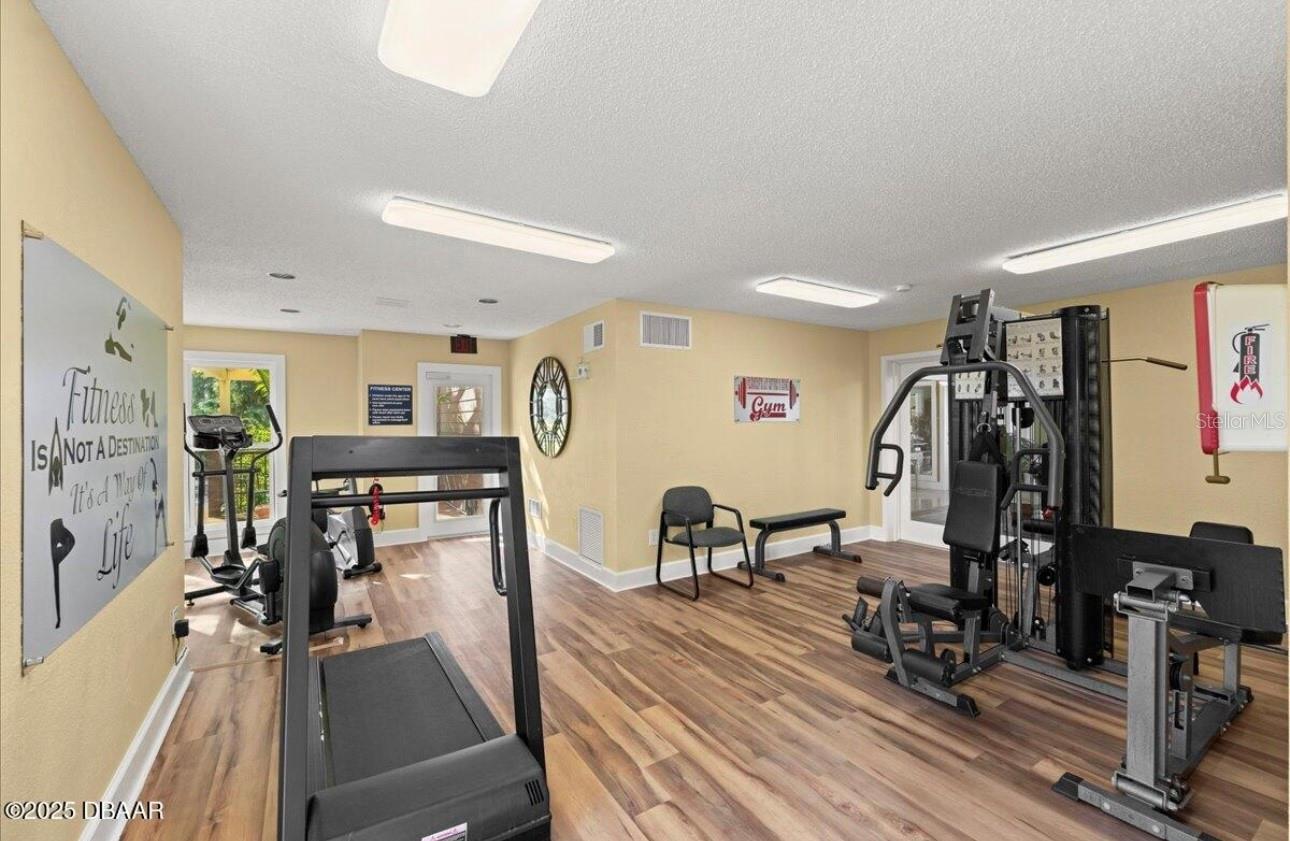 Image 36 of 39 For 1401 Palmetto Avenue 119