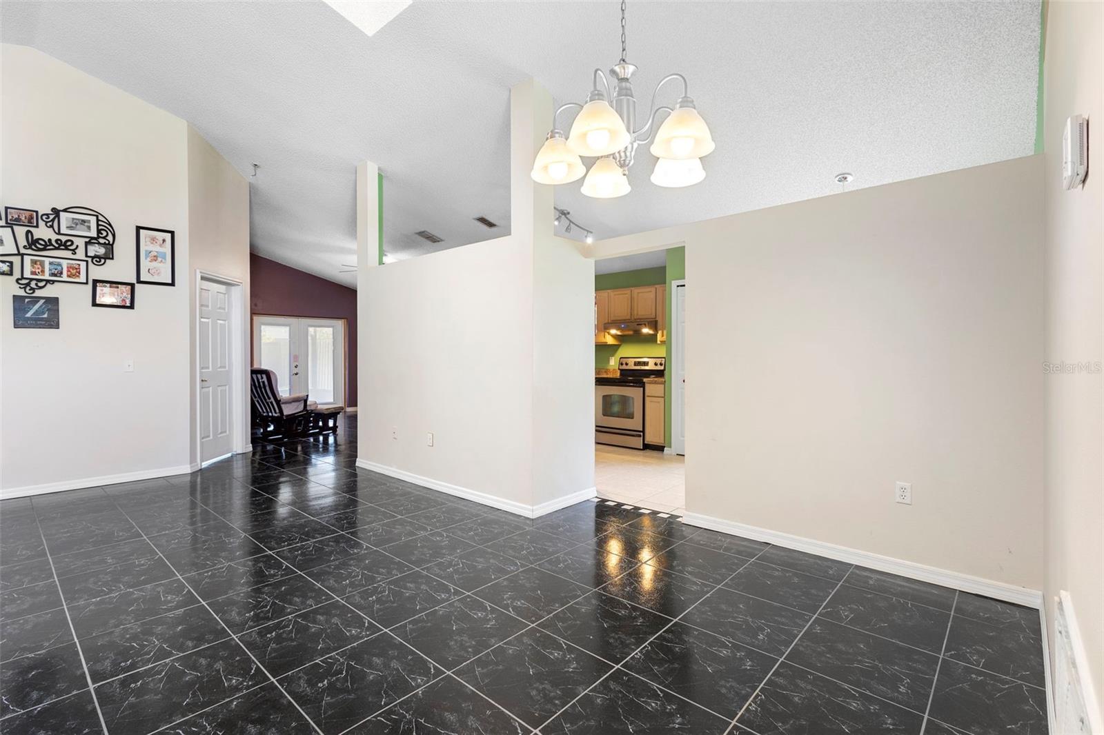 Image 10 of 44 For 809 Brightview Drive