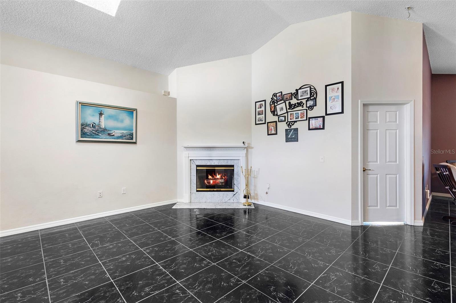 Image 11 of 44 For 809 Brightview Drive