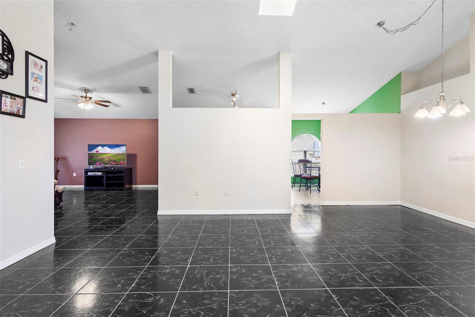 Image 15 of 44 For 809 Brightview Drive