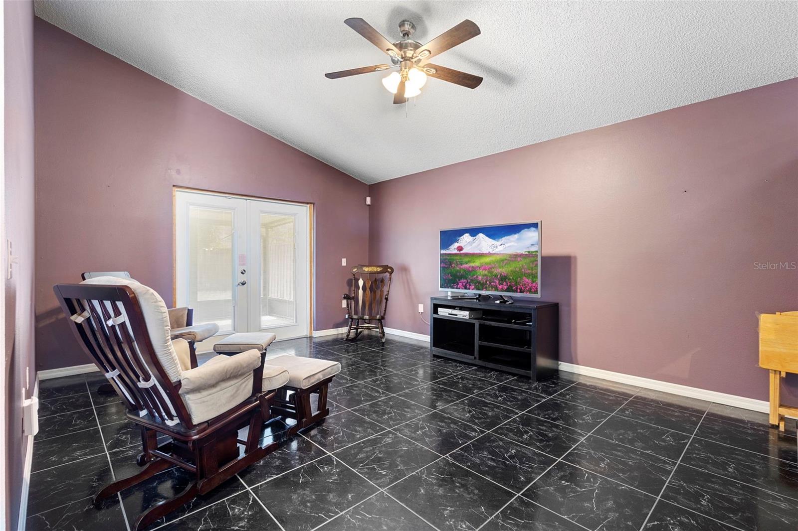 Image 16 of 44 For 809 Brightview Drive