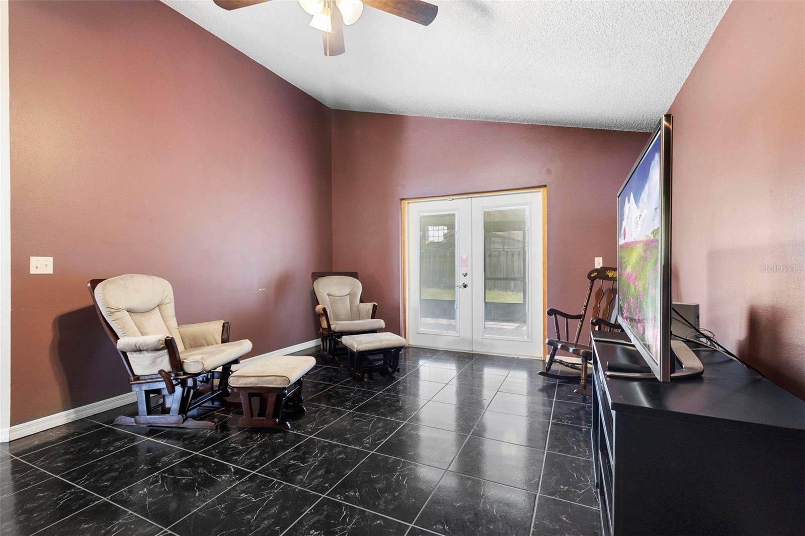 Image 17 of 44 For 809 Brightview Drive