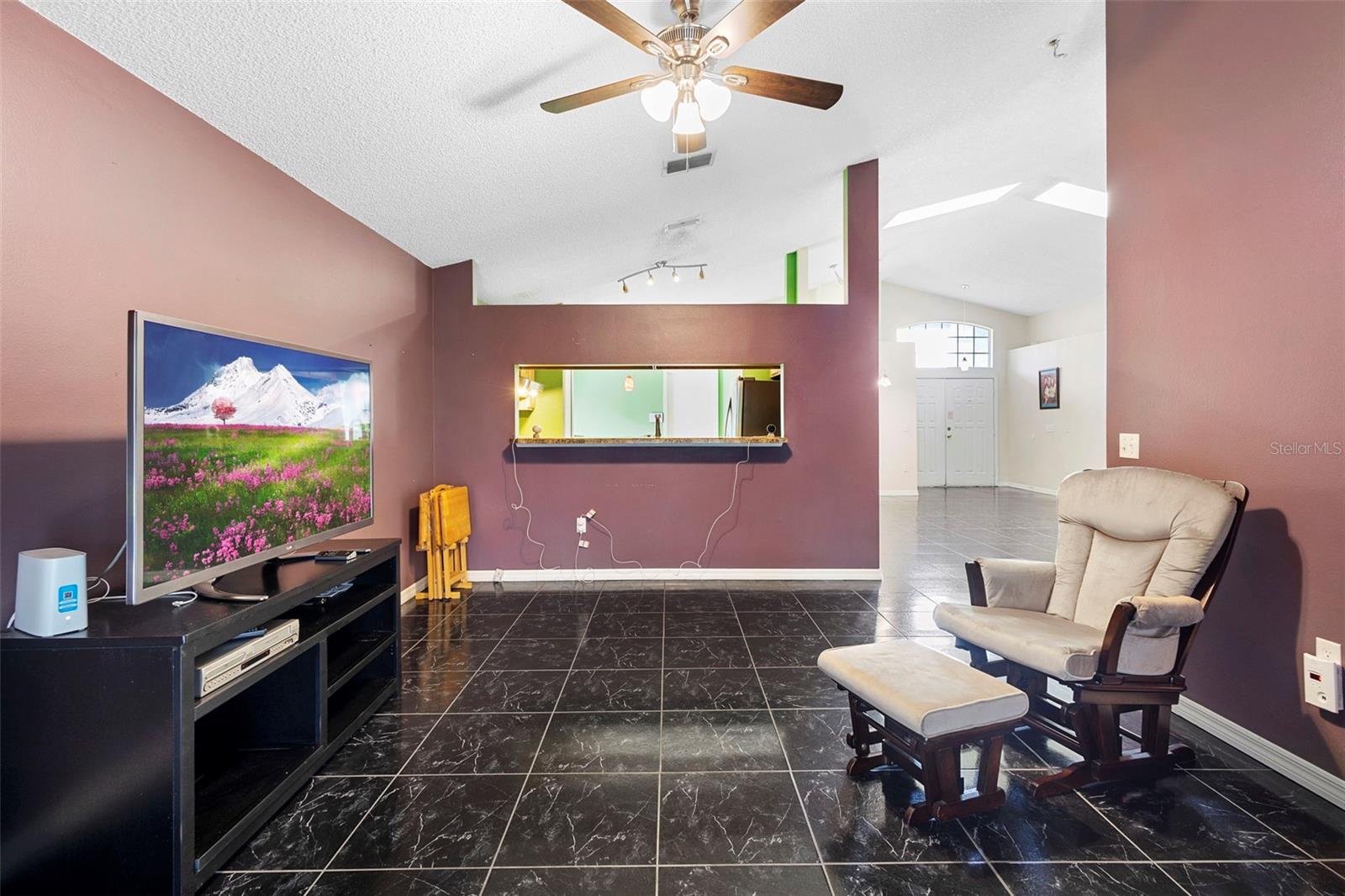 Image 18 of 44 For 809 Brightview Drive