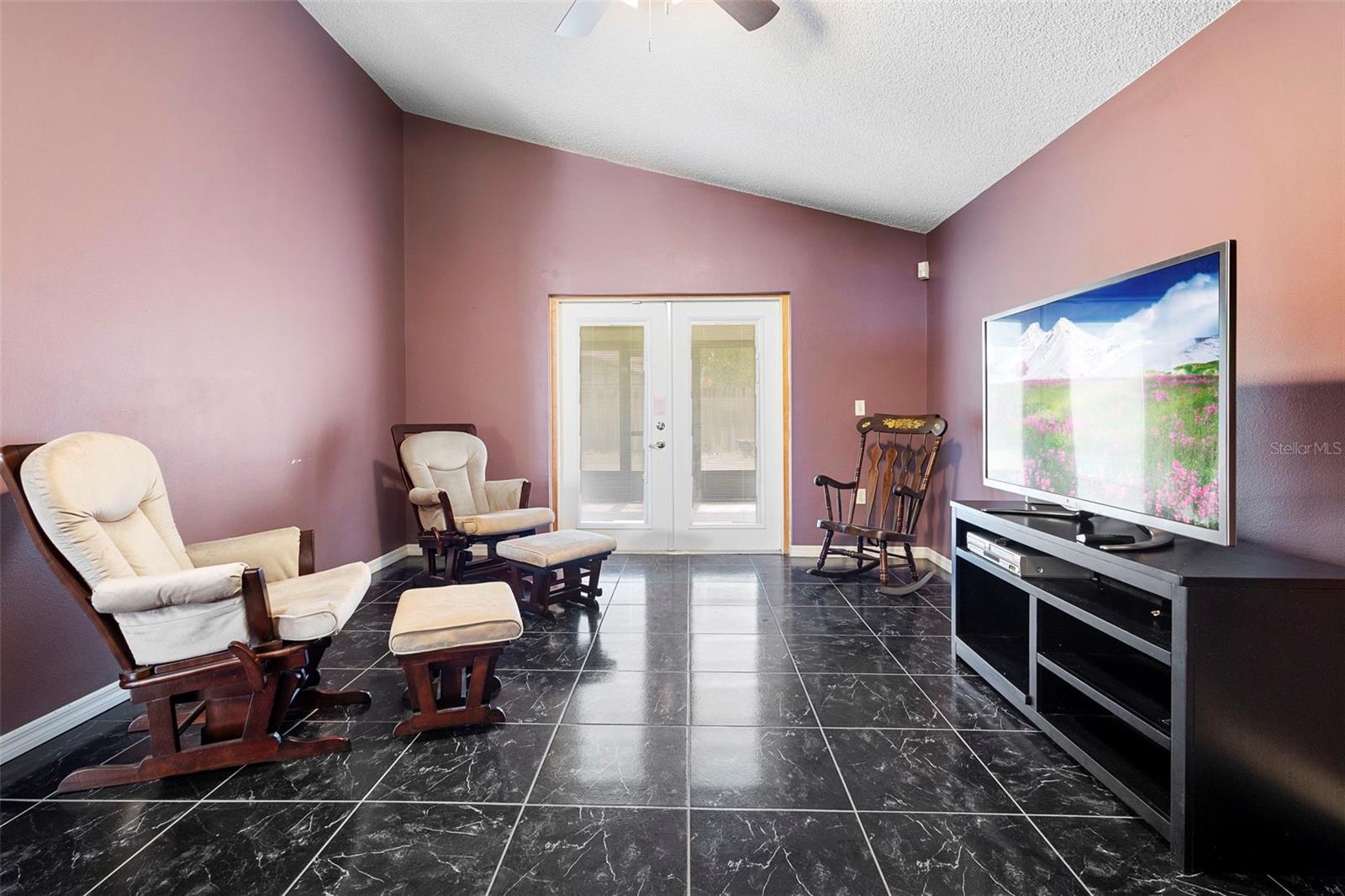 Image 3 of 44 For 809 Brightview Drive