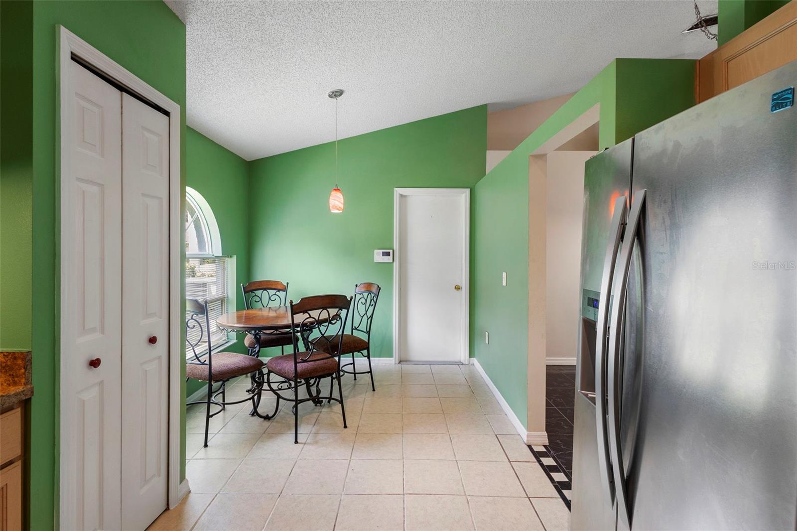 Image 7 of 44 For 809 Brightview Drive
