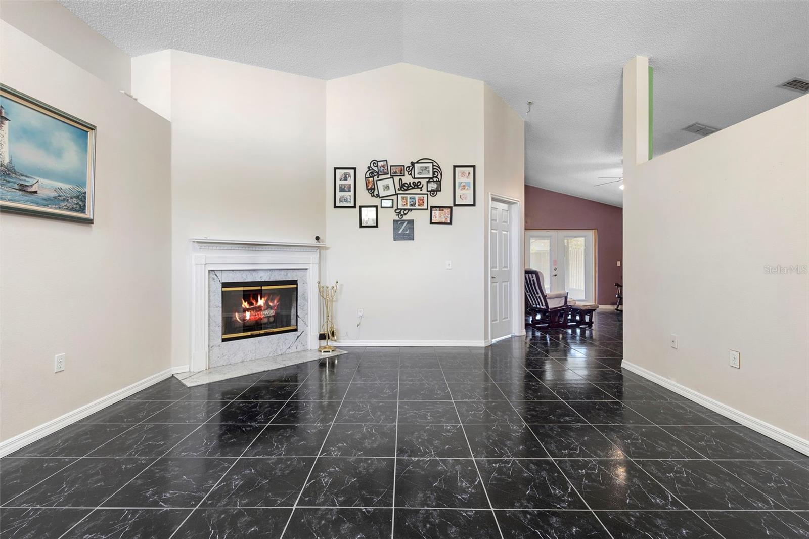 Image 9 of 44 For 809 Brightview Drive