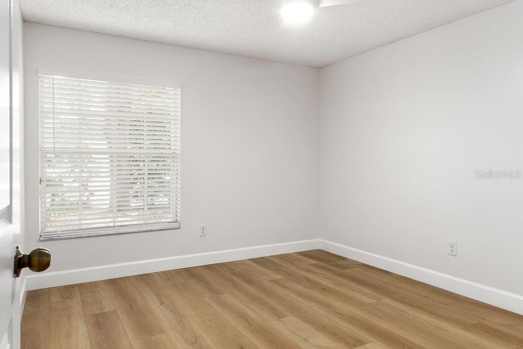 Image 21 of 27 For 1425 Whispering Woods Way