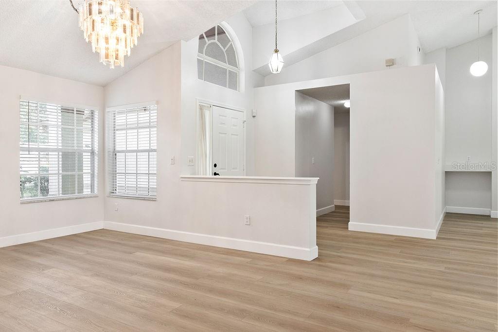 Image 4 of 27 For 1425 Whispering Woods Way