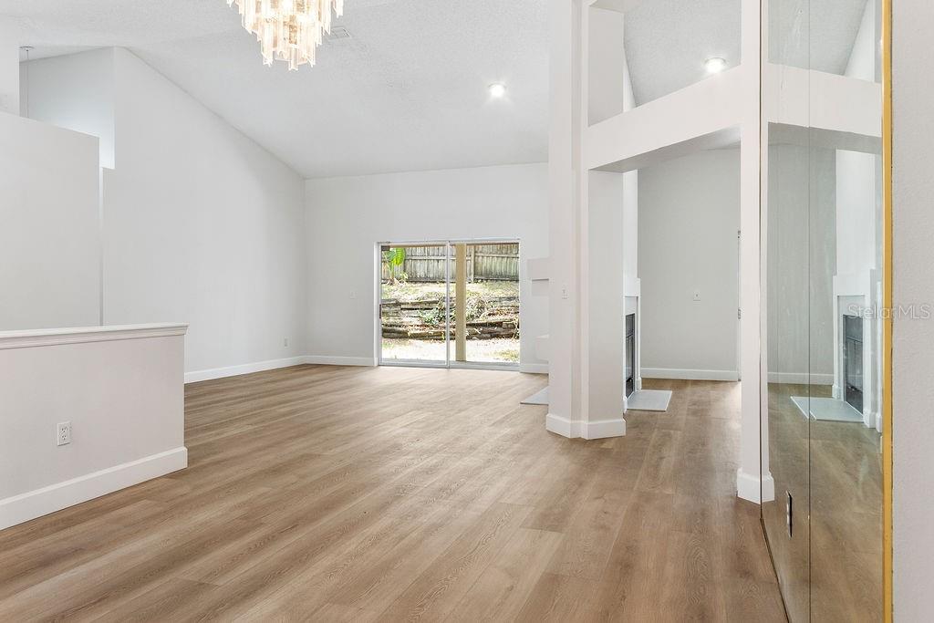 Image 5 of 27 For 1425 Whispering Woods Way