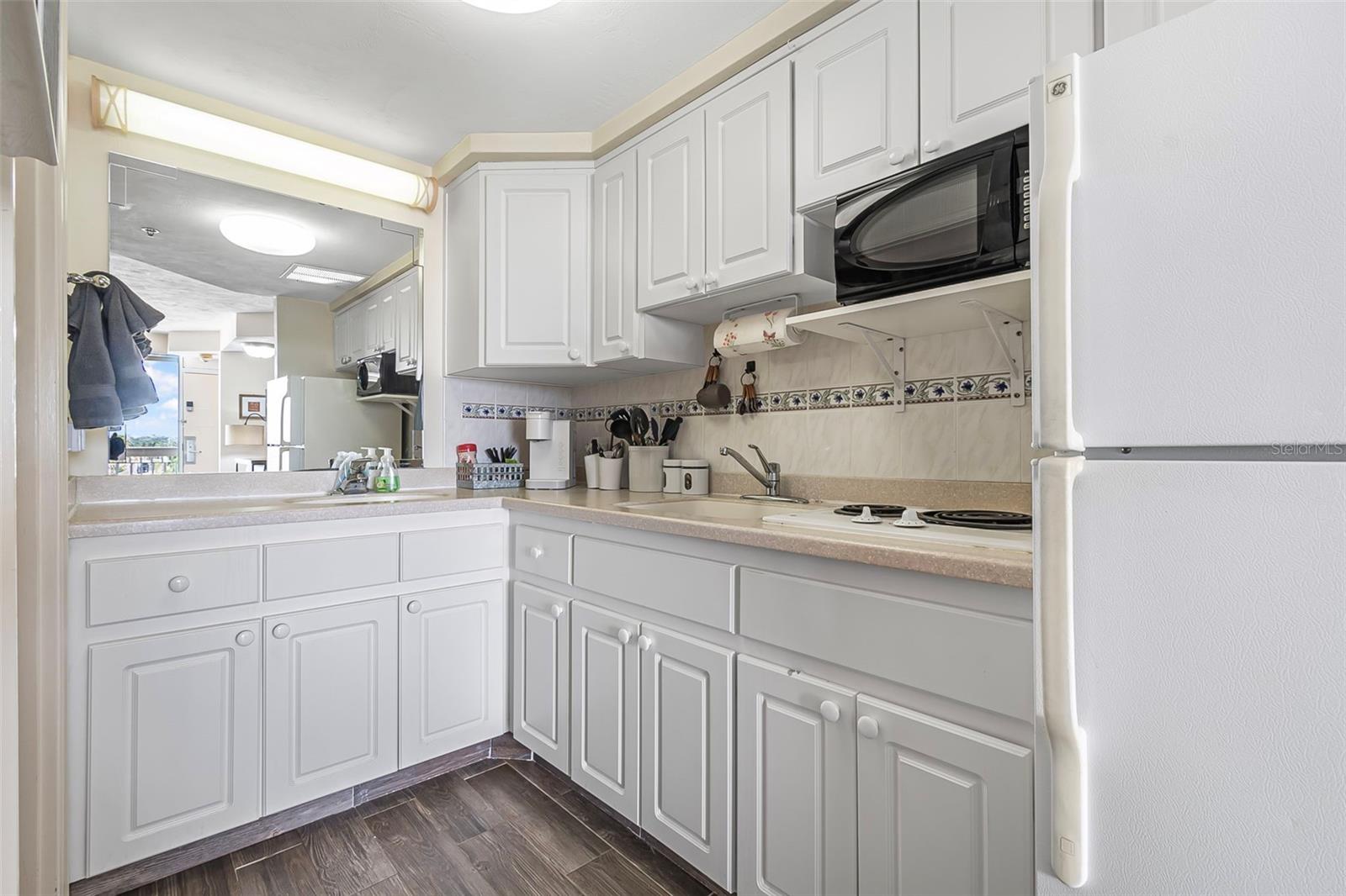 Image 3 of 22 For 2700 Atlantic Avenue 403
