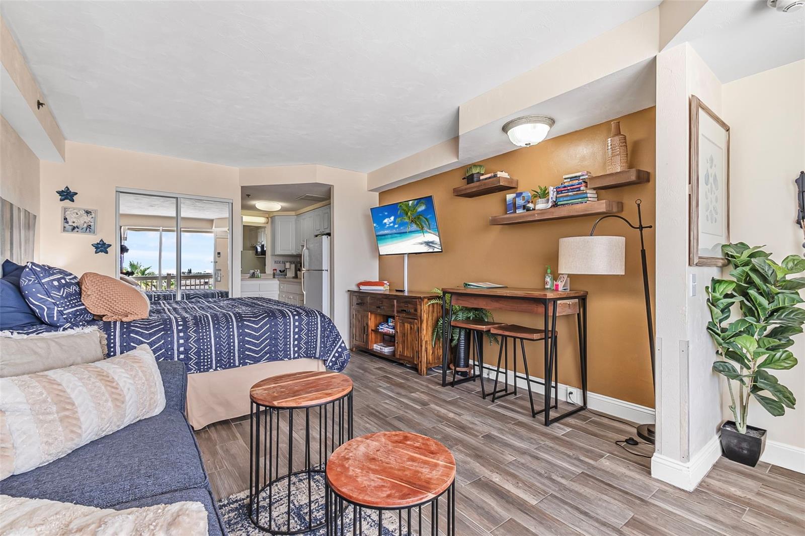 Image 9 of 22 For 2700 Atlantic Avenue 403